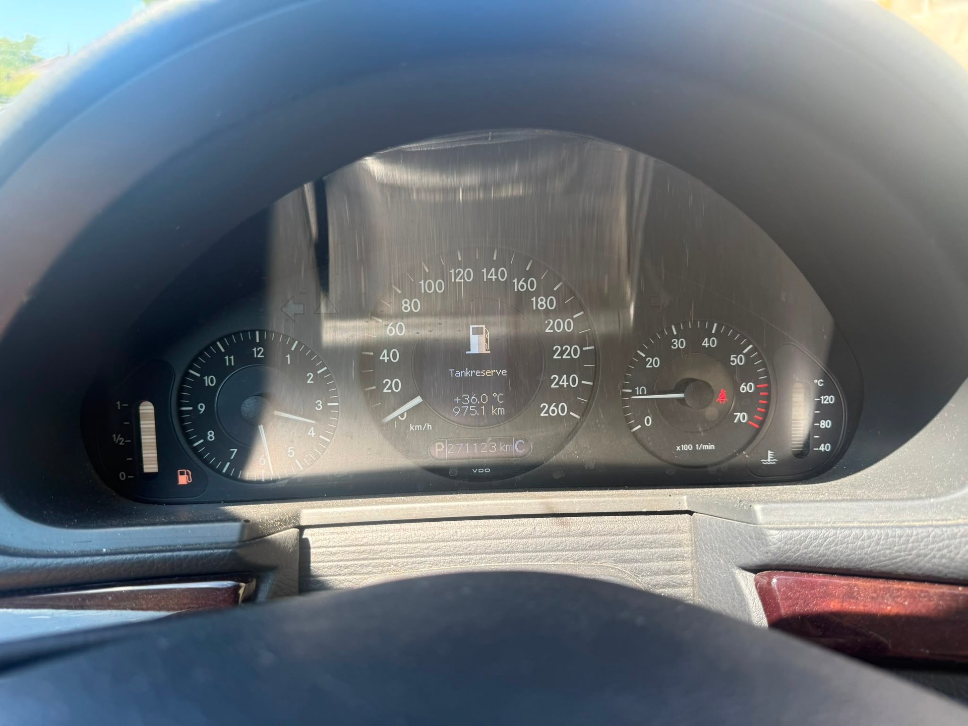 MERCEDES-BENZ E 200 Kompressor Avantgarde-image-8