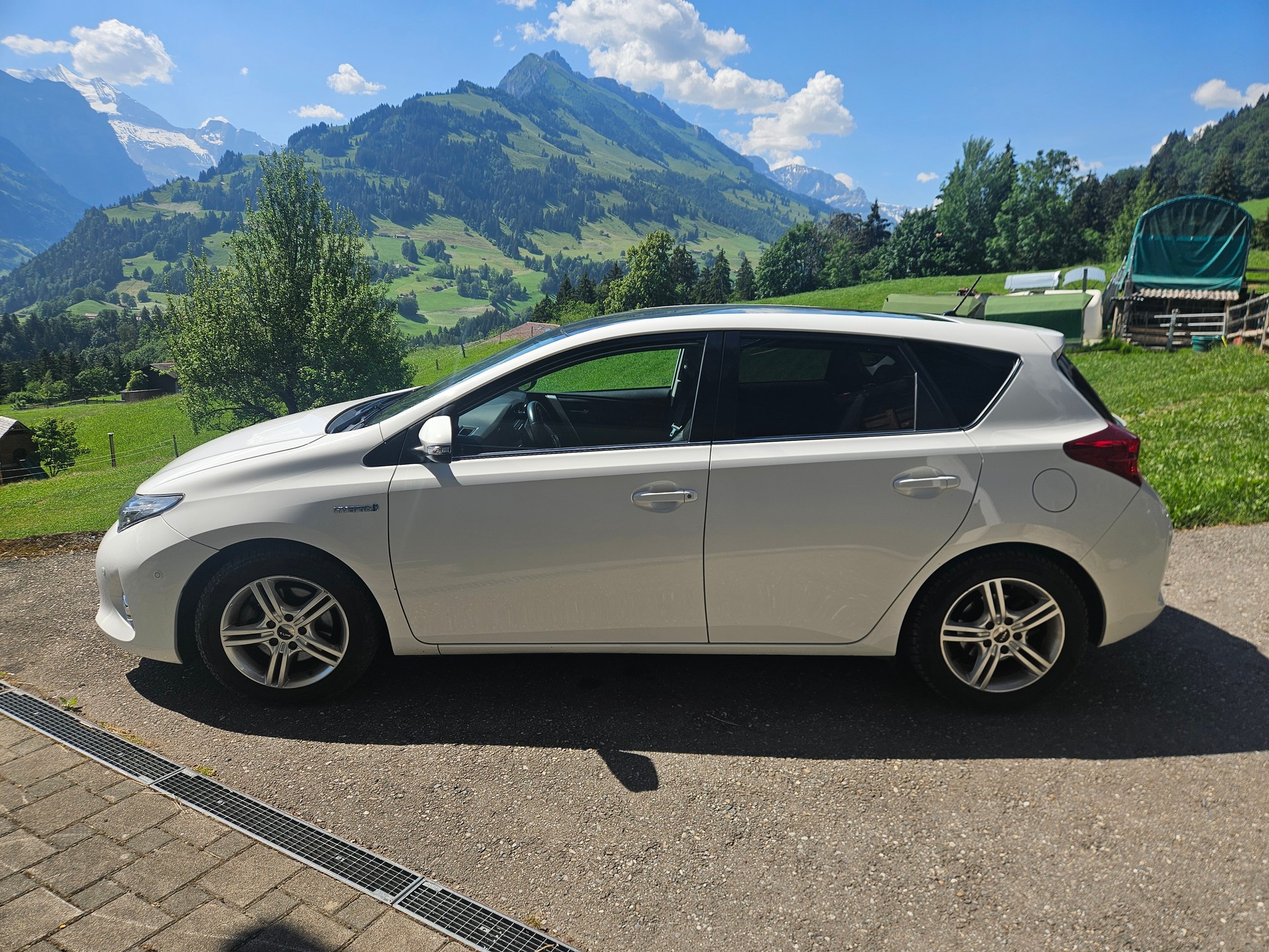 TOYOTA 1.8 HSD Linea Sol-image-0