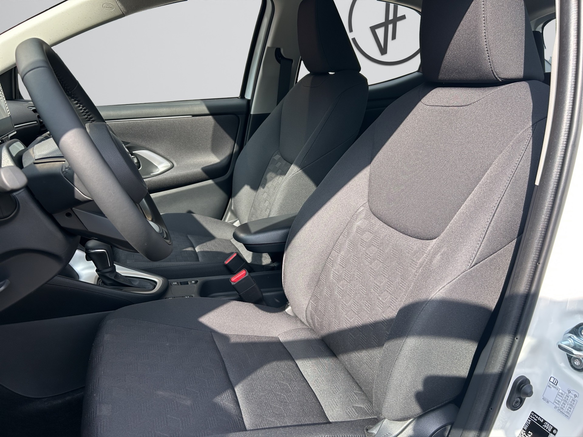 TOYOTA Yaris 1.5 Comfort e-CVT-image-14