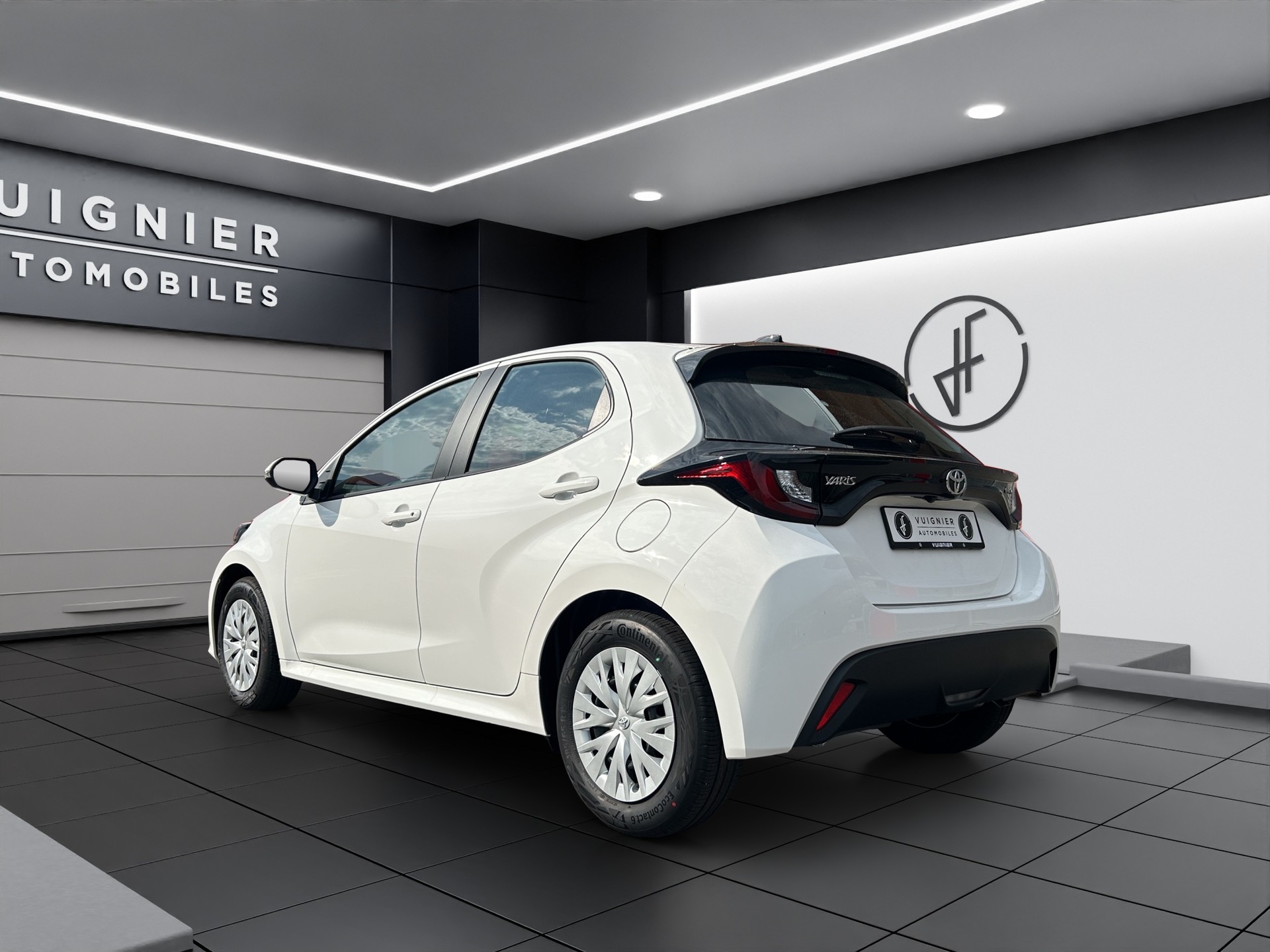 TOYOTA Yaris 1.5 Comfort e-CVT-image-2