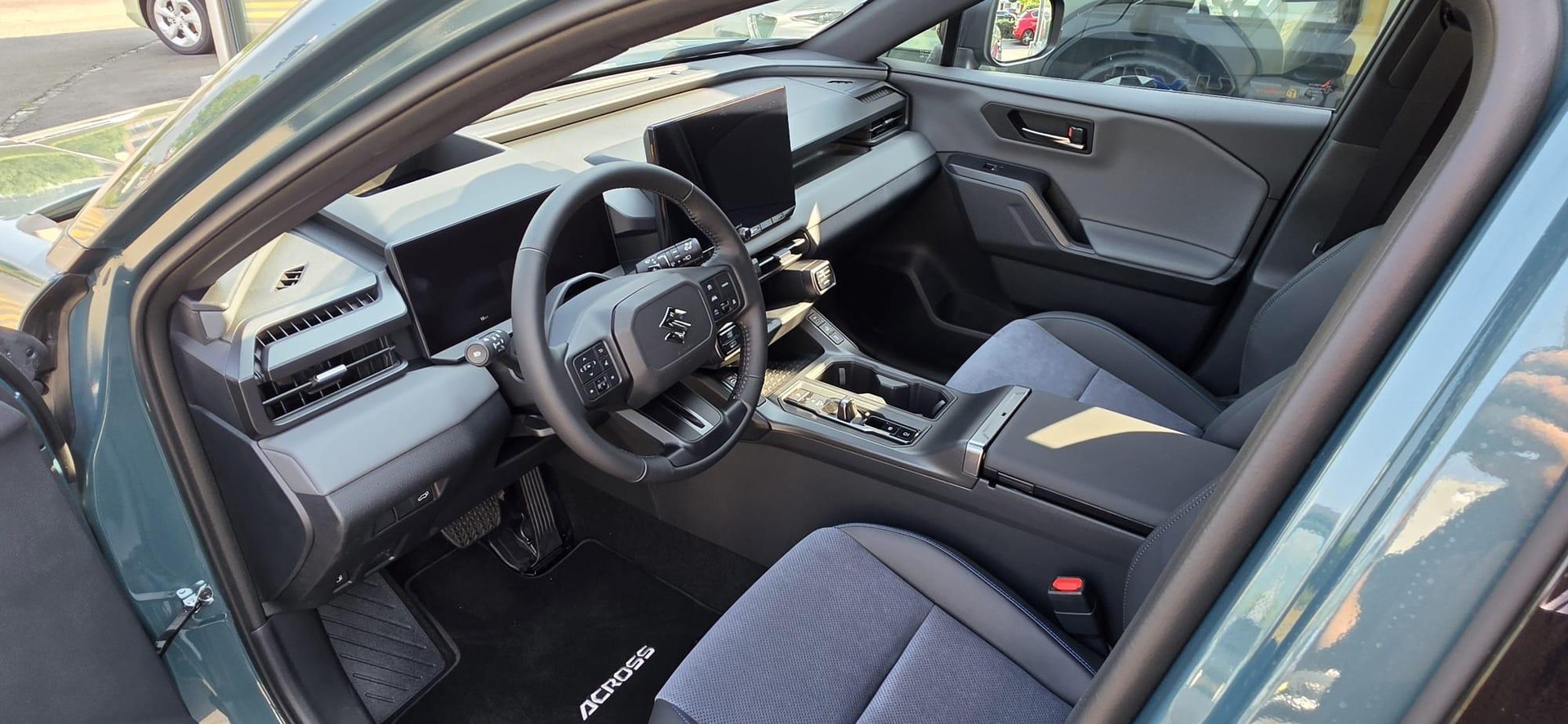 SUZUKI Across 2.5 PHEV Compact Top 4x4-image-5