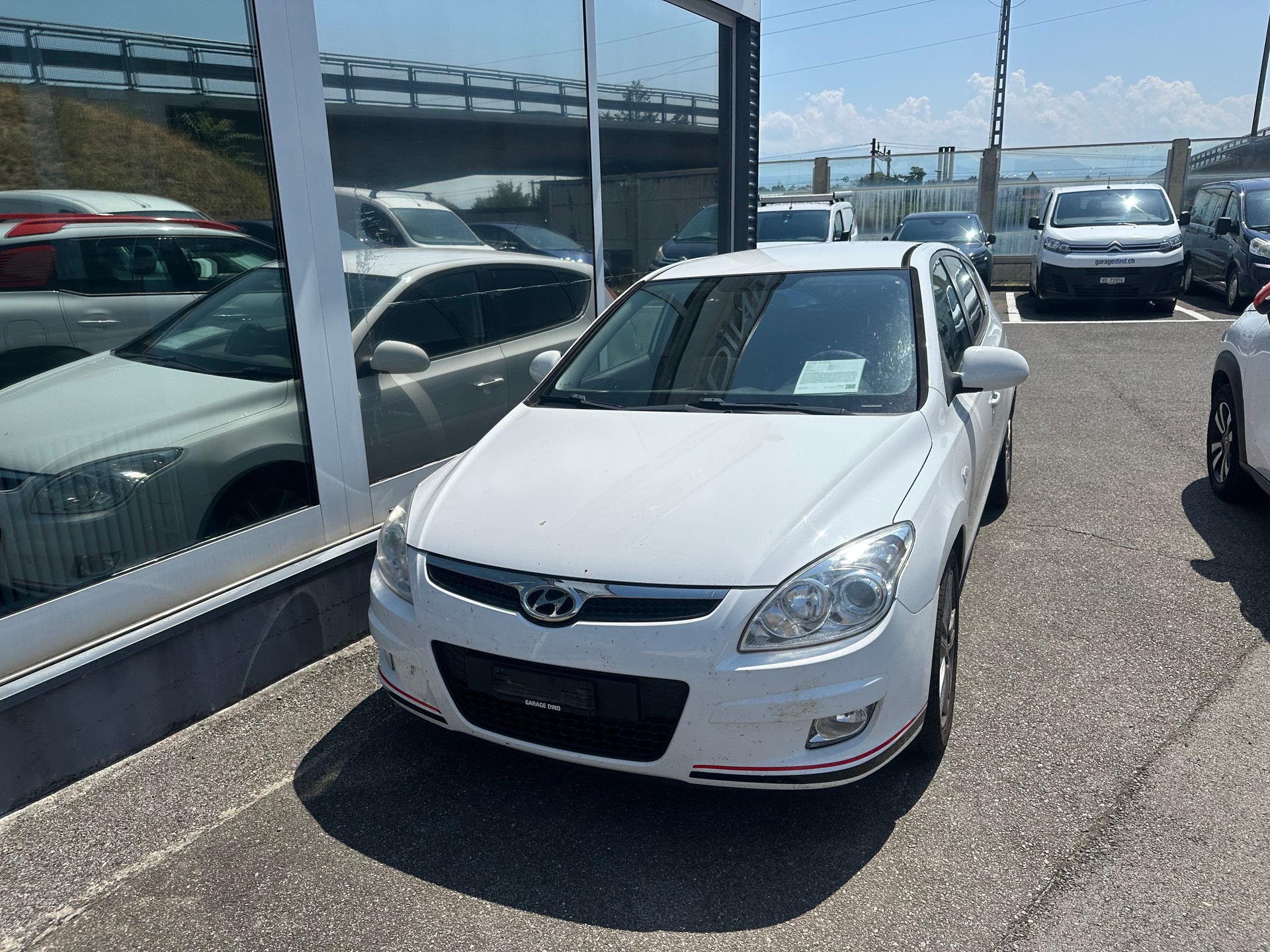 HYUNDAI i30 2.0 Premium-image-1