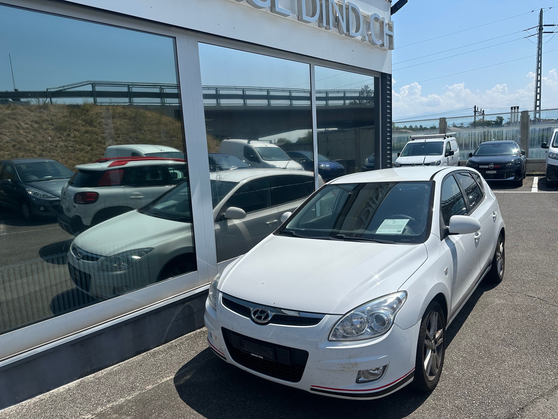 HYUNDAI i30 2.0 Premium-image-0