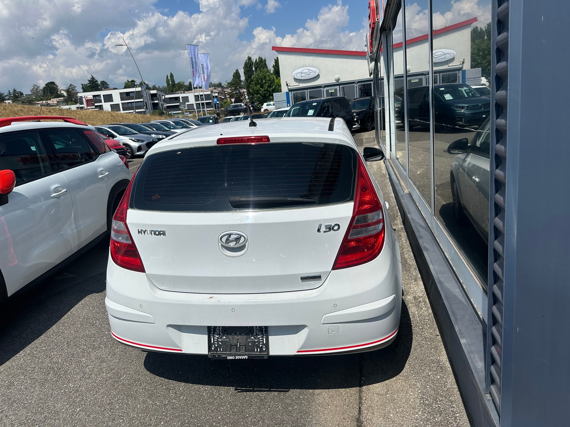 HYUNDAI i30 2.0 Premium-image-3