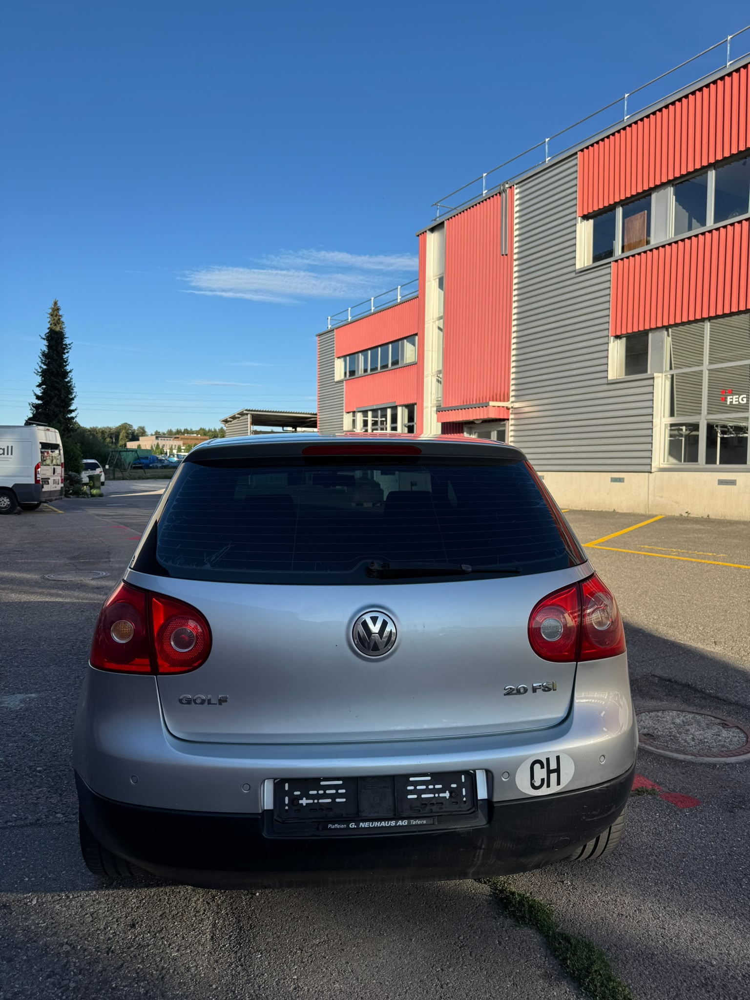 VW Golf 2.0 FSI Sportline-image-2