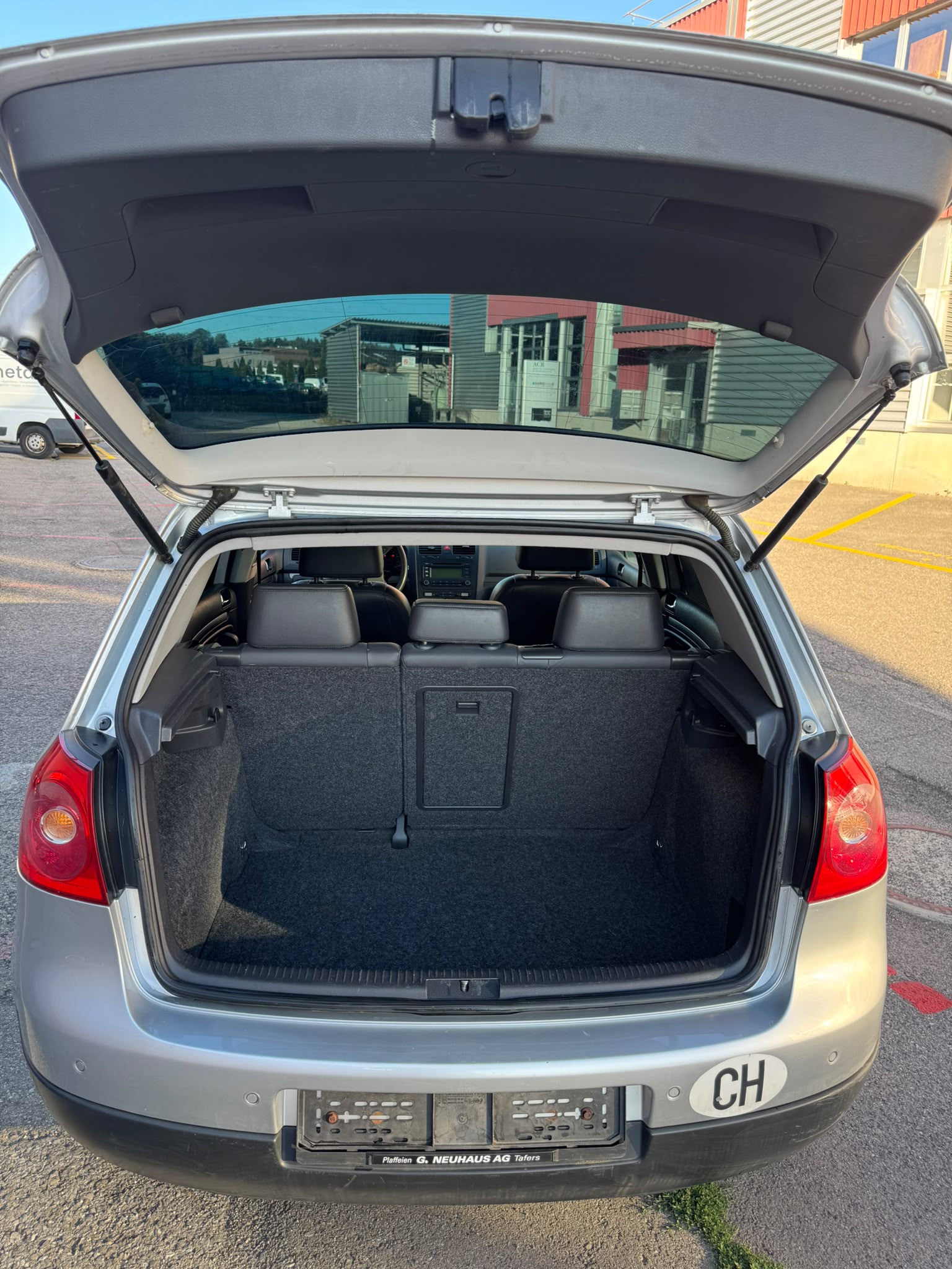 VW Golf 2.0 FSI Sportline-image-8