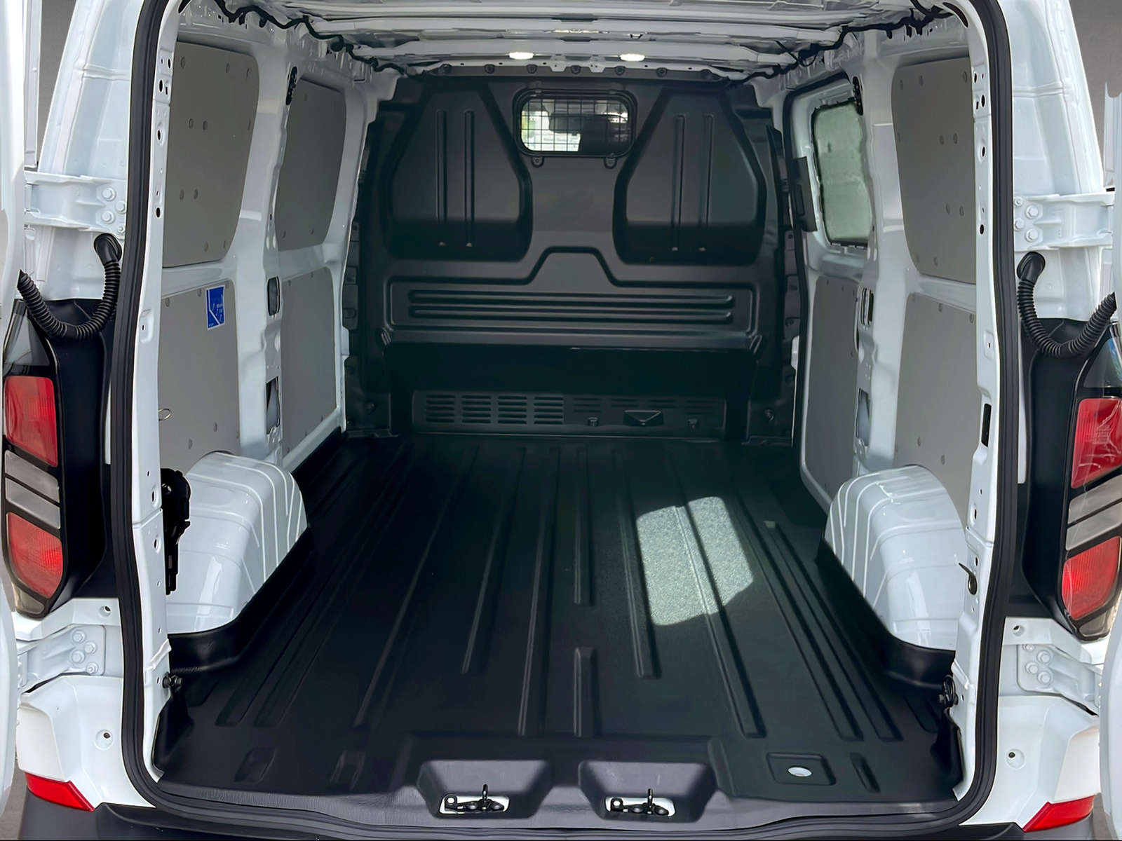 FORD Transit C Van 320 L1 2.0 EcoBlue 136 Trend 4x4-image-12