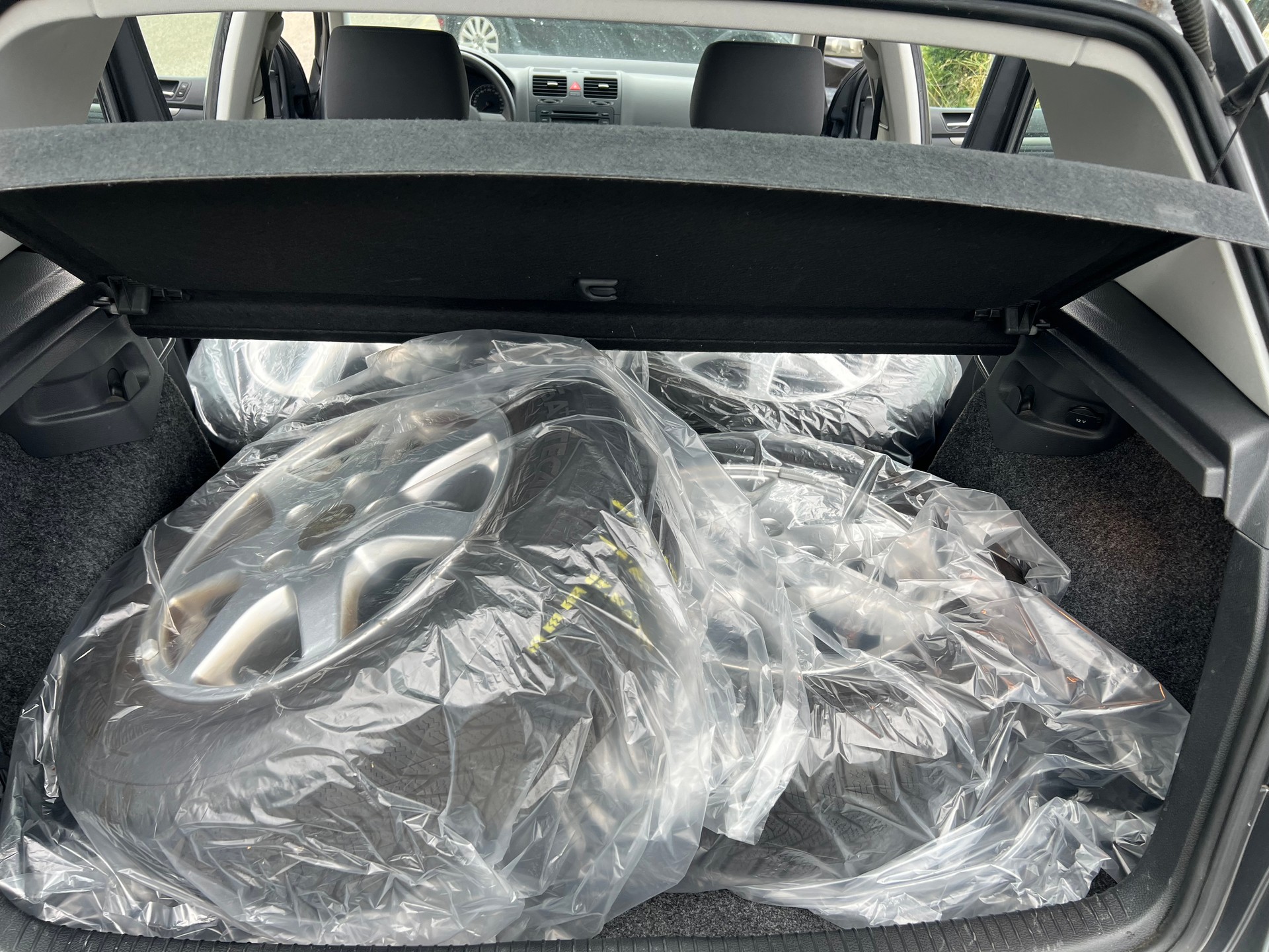 VW Golf 1.9 TDI Comfortline 4Motion-image-4