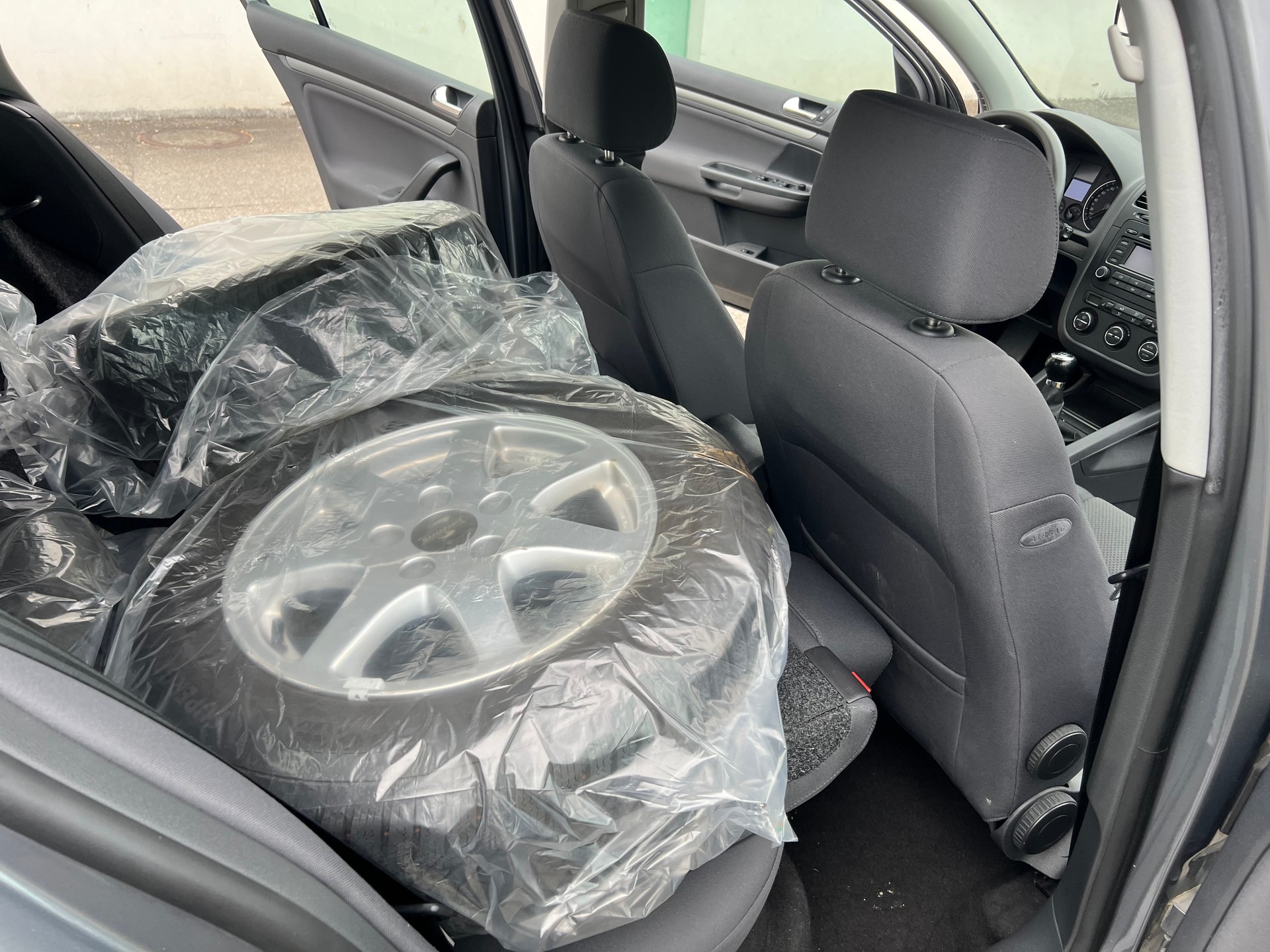 VW Golf 1.9 TDI Comfortline 4Motion-image-5