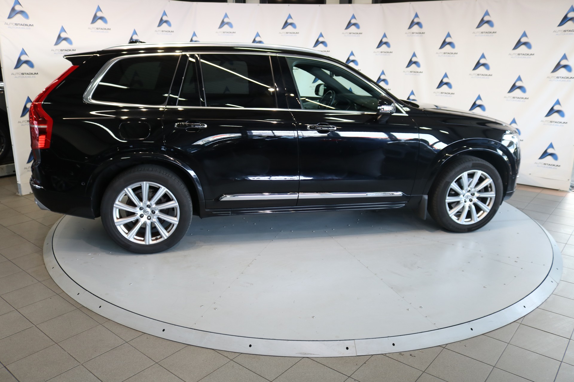 VOLVO XC90 D5 AWD Inscription Geartronic-image-28