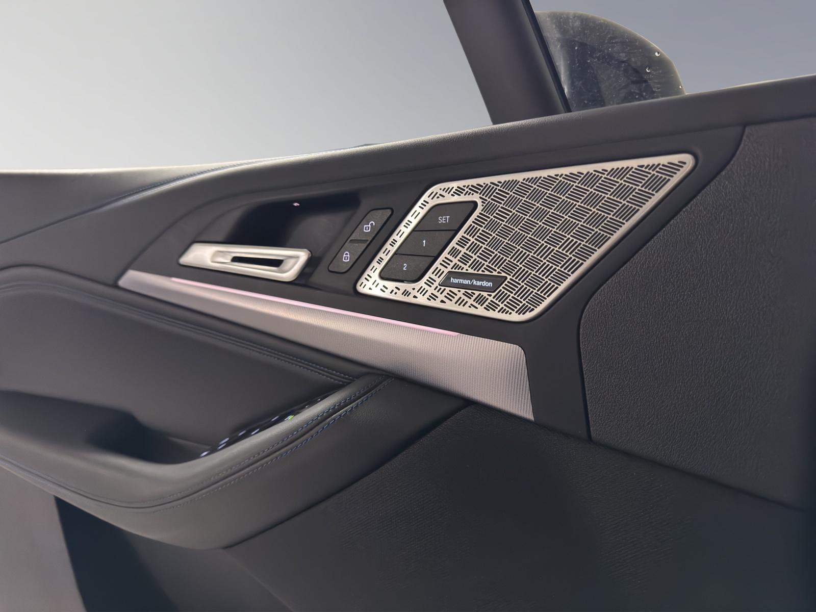 BMW 230e xDrive paddles Active Tourer-image-8