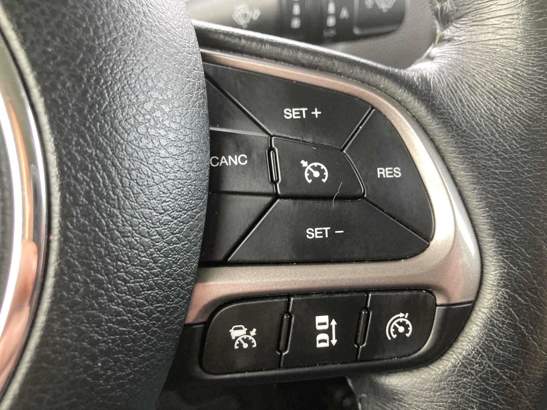 JEEP Renegade 1.5 MHEV Limited-image-16