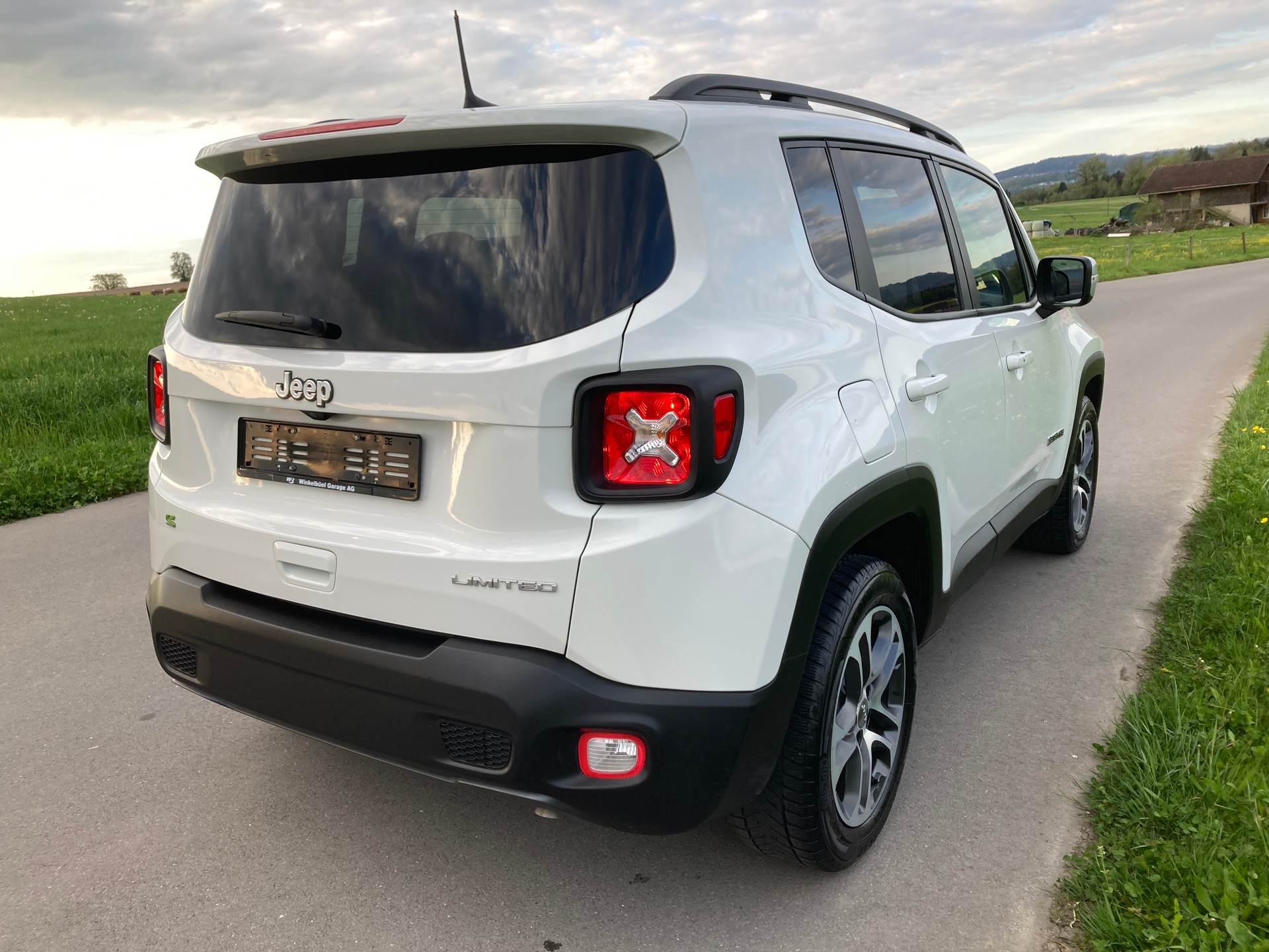JEEP Renegade 1.5 MHEV Limited-image-3