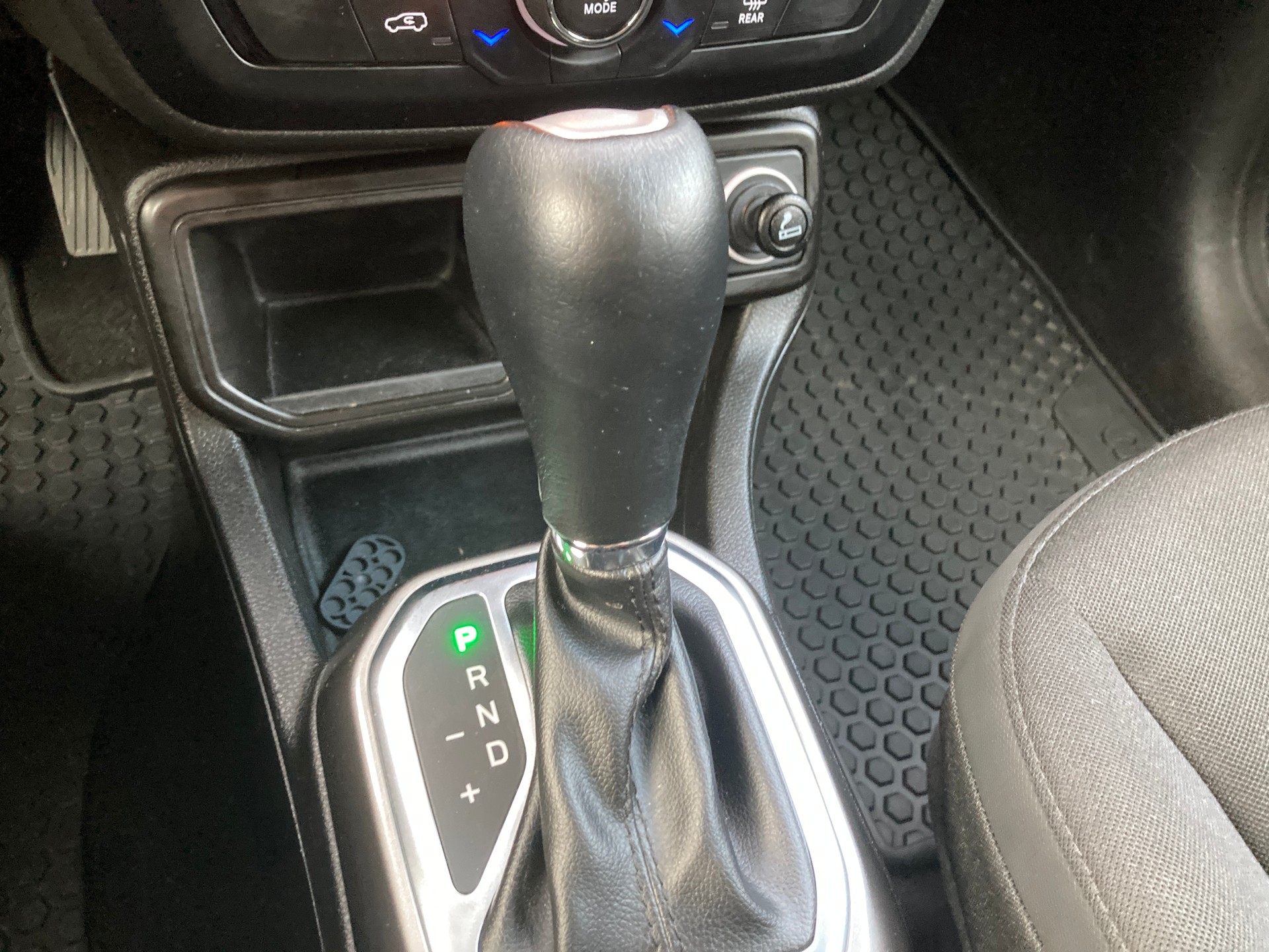 JEEP Renegade 1.5 MHEV Limited-image-18