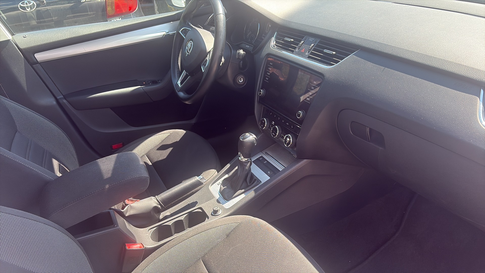 SKODA Octavia Combi 1.5 TSI Soleil DSG-image-3