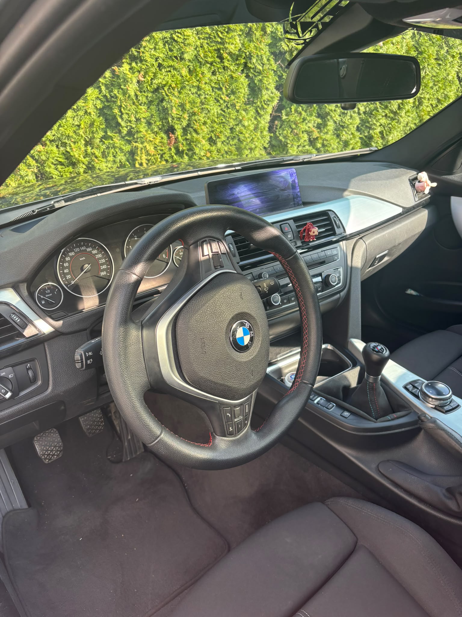 BMW 320d xDrive-image-2