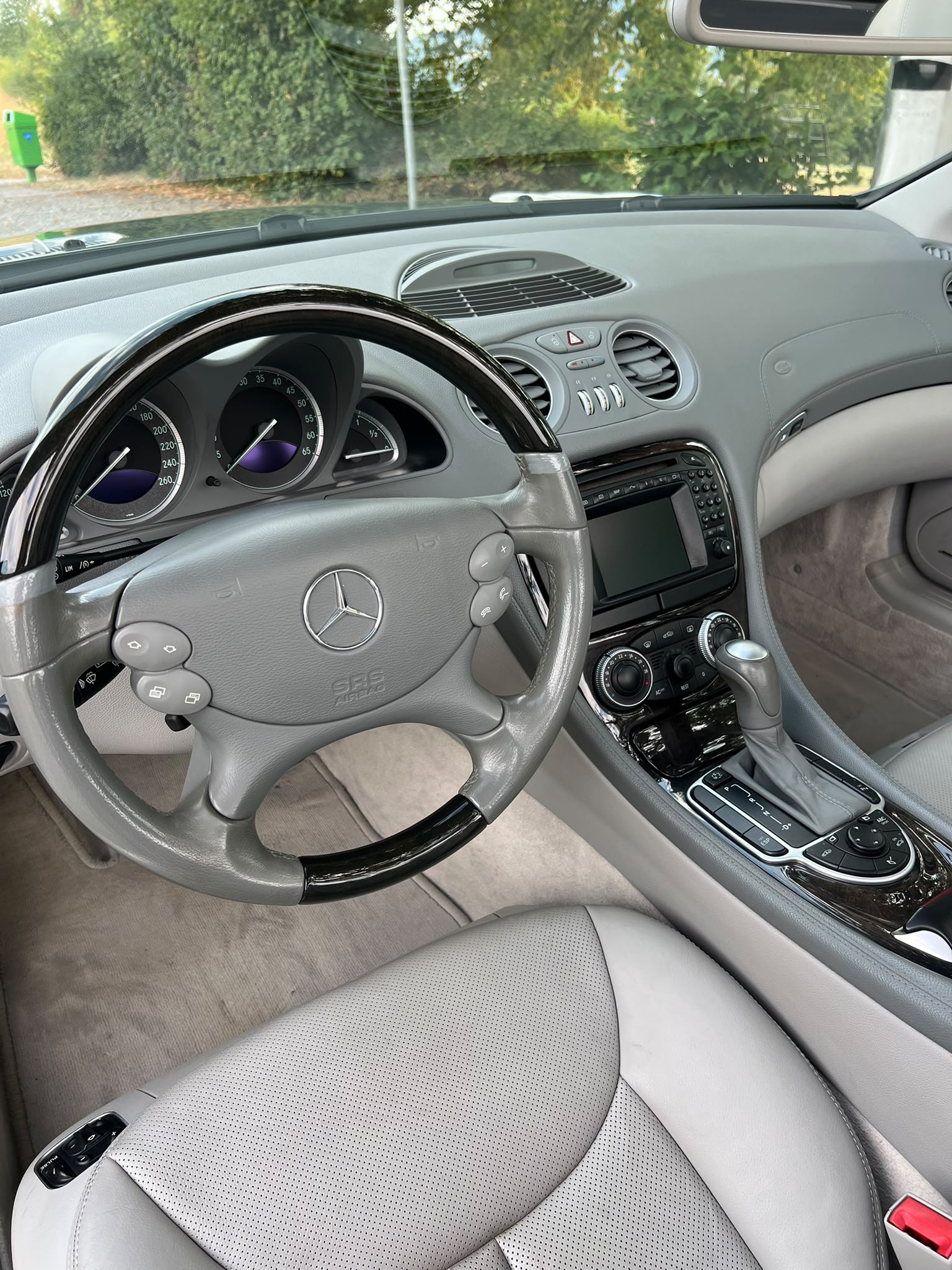 MERCEDES-BENZ SL 500 V8-image-11