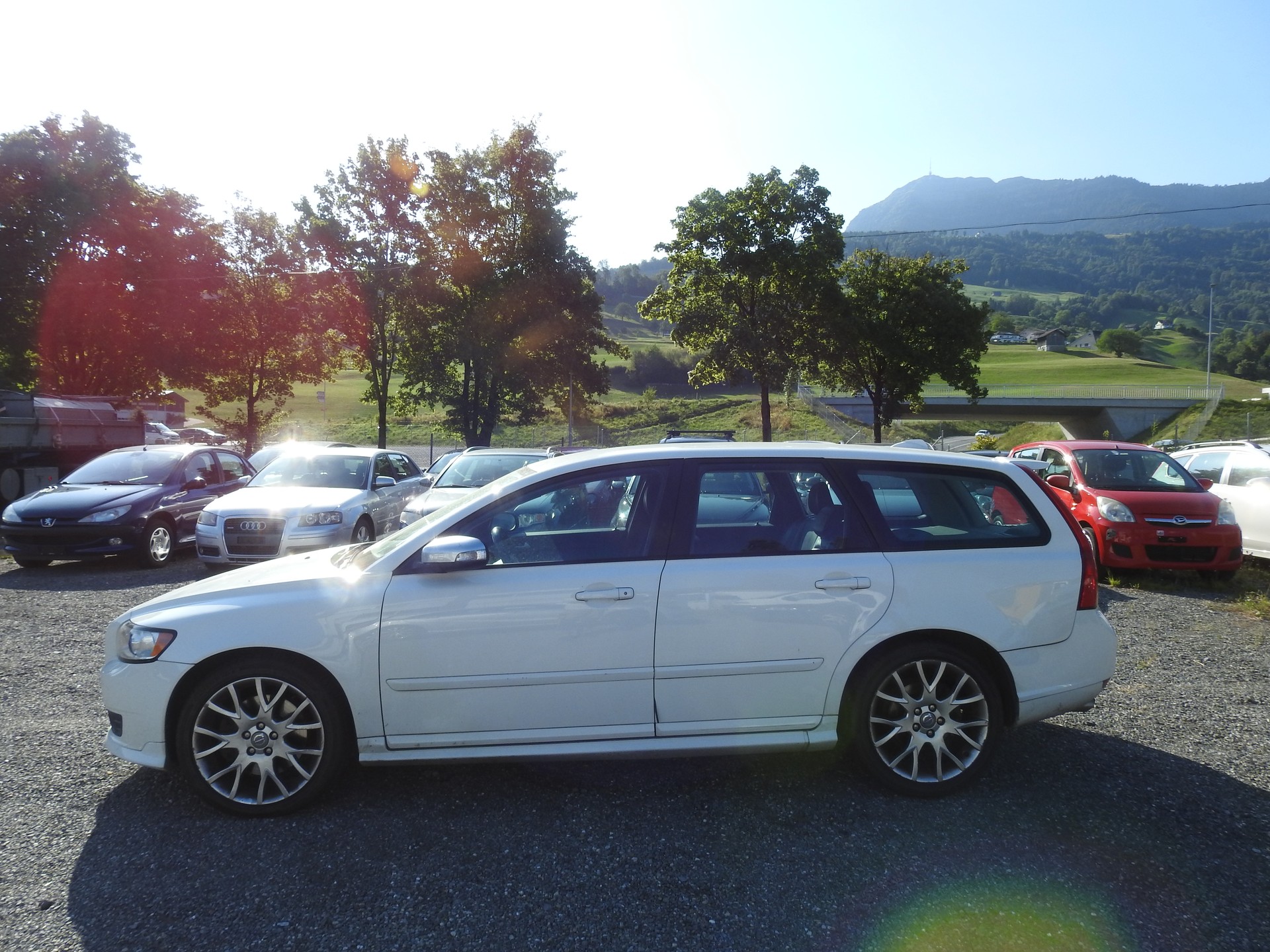 VOLVO V50 T5 Momentum R-Design-image-3