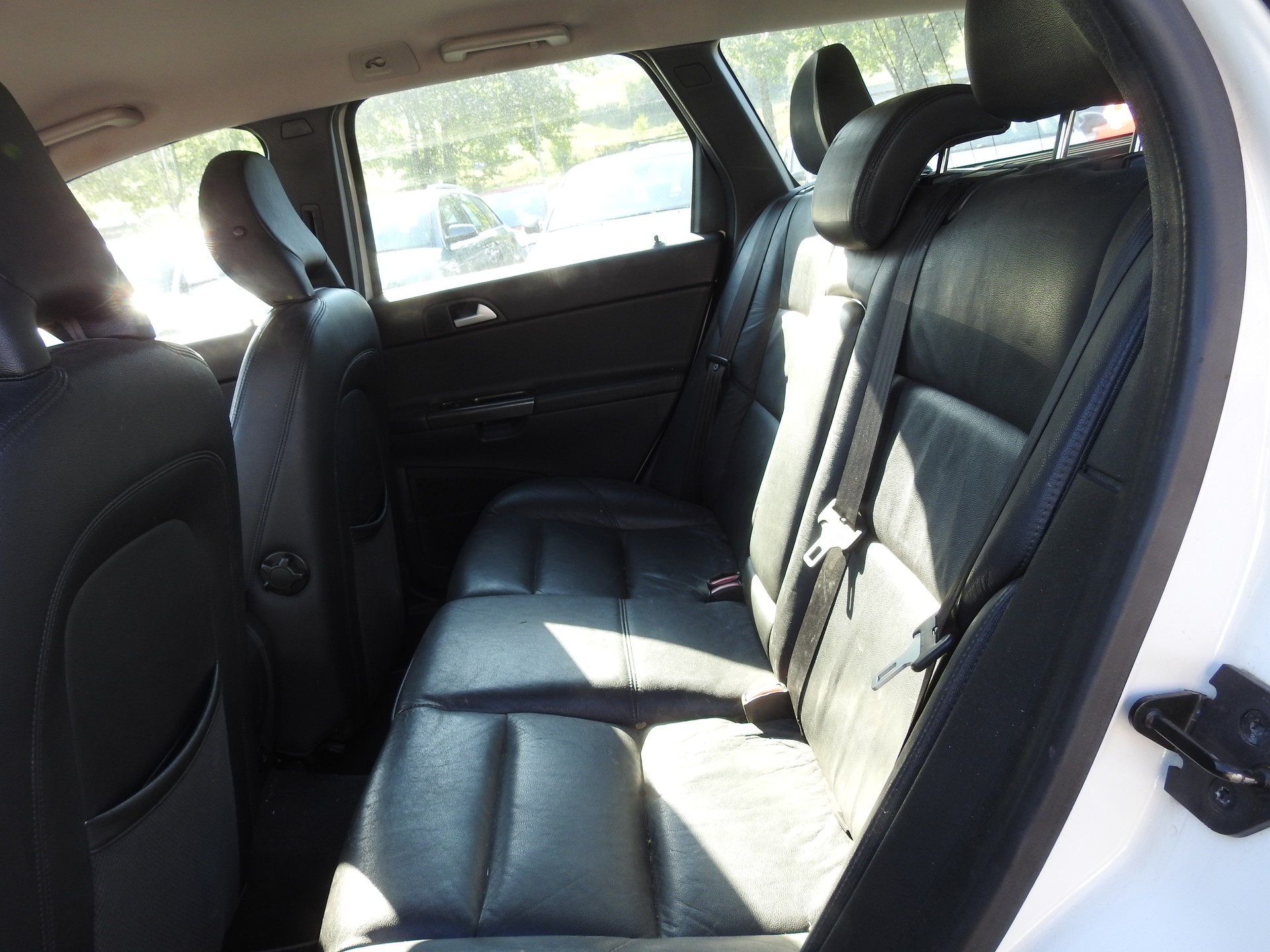 VOLVO V50 T5 Momentum R-Design-image-14