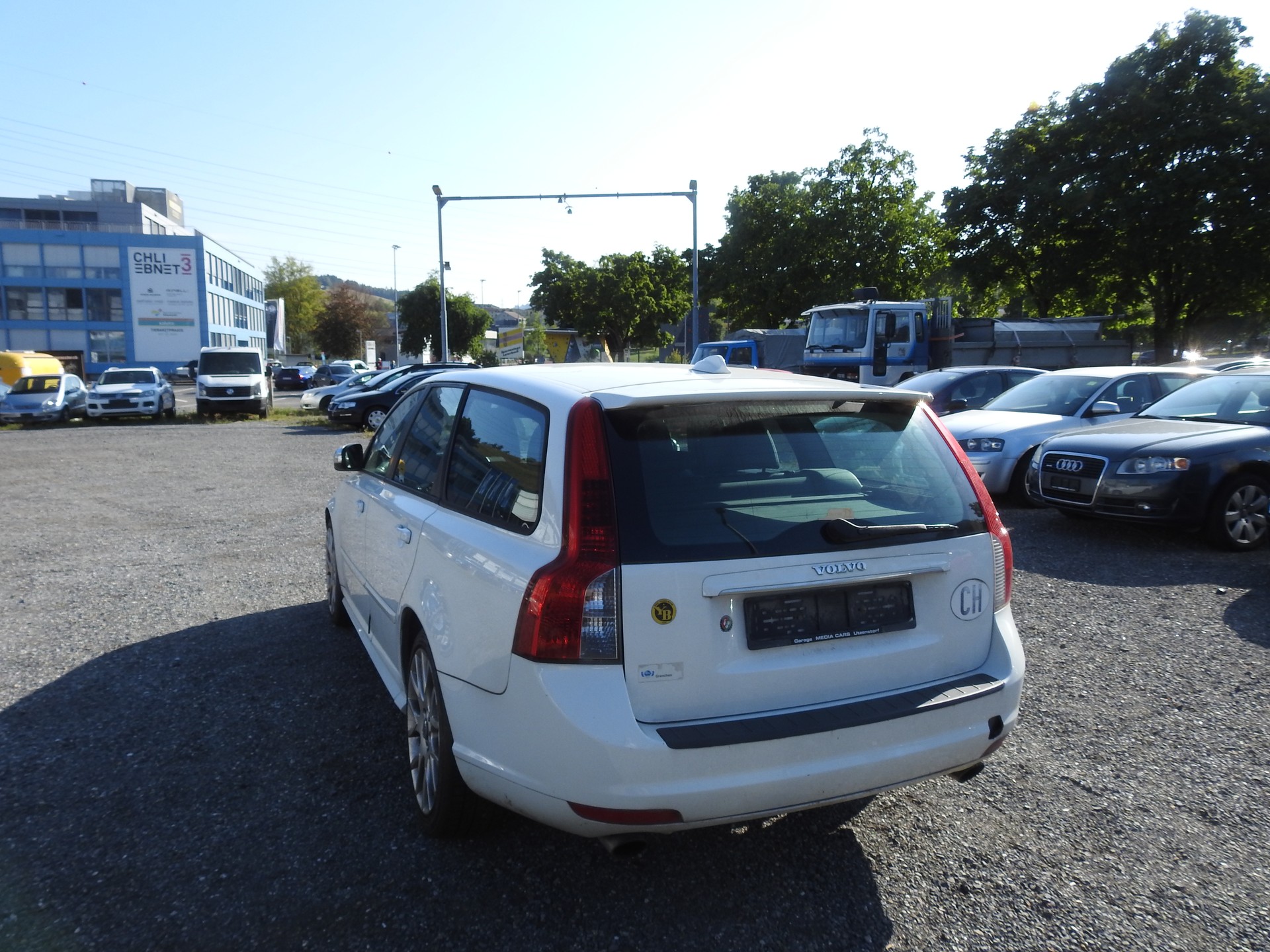 VOLVO V50 T5 Momentum R-Design-image-4