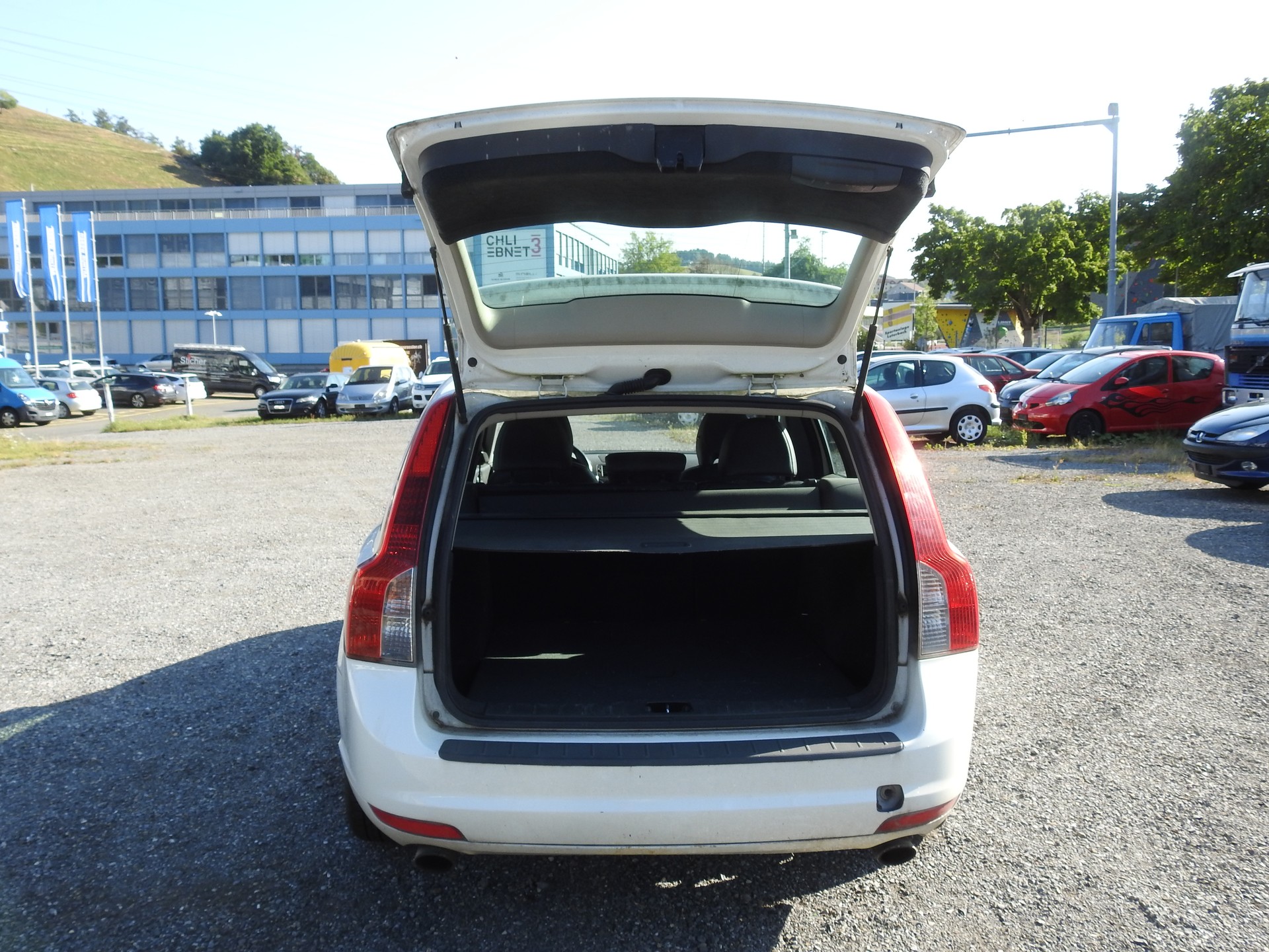 VOLVO V50 T5 Momentum R-Design-image-10
