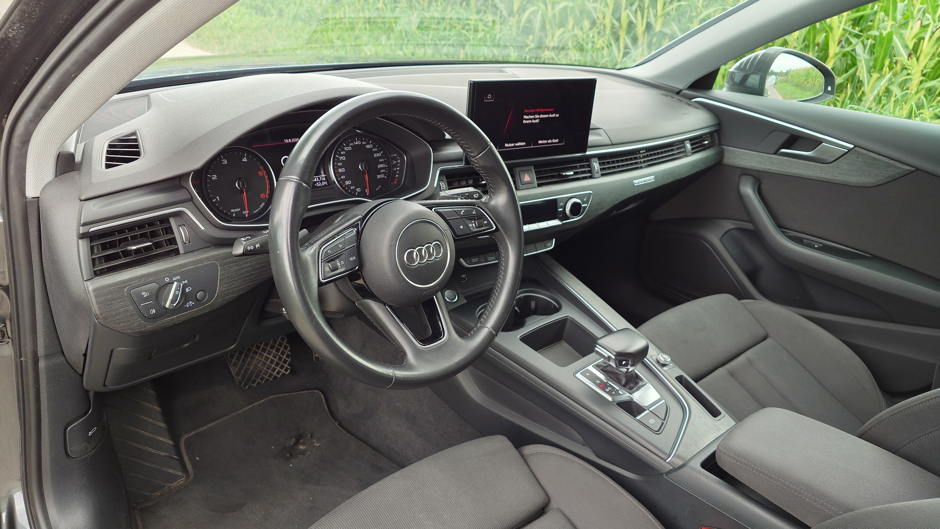 AUDI A4 Avant 40 TDI S line quattro S-tronic-image-9