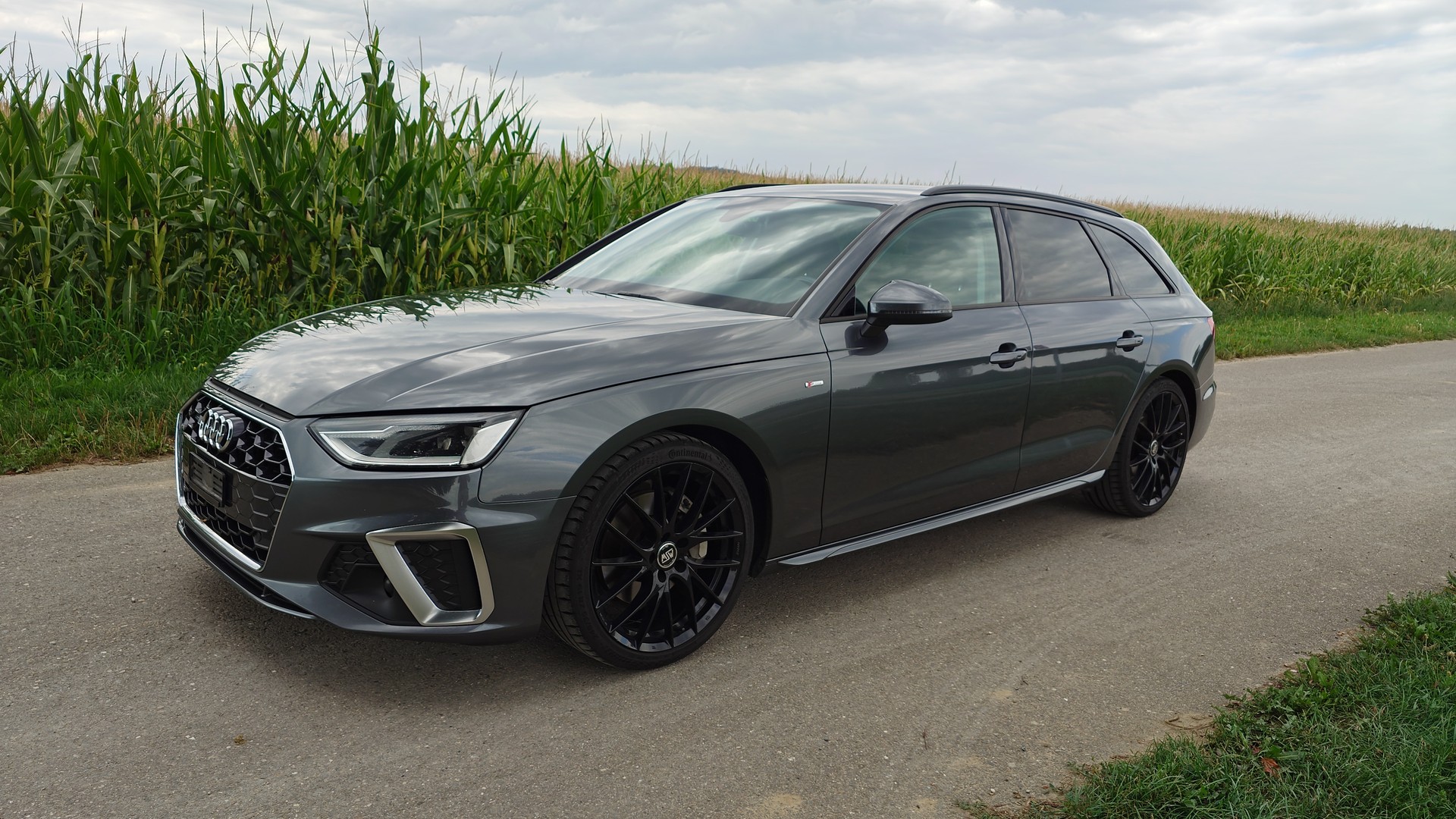 AUDI A4 Avant 40 TDI S line quattro S-tronic-image-0