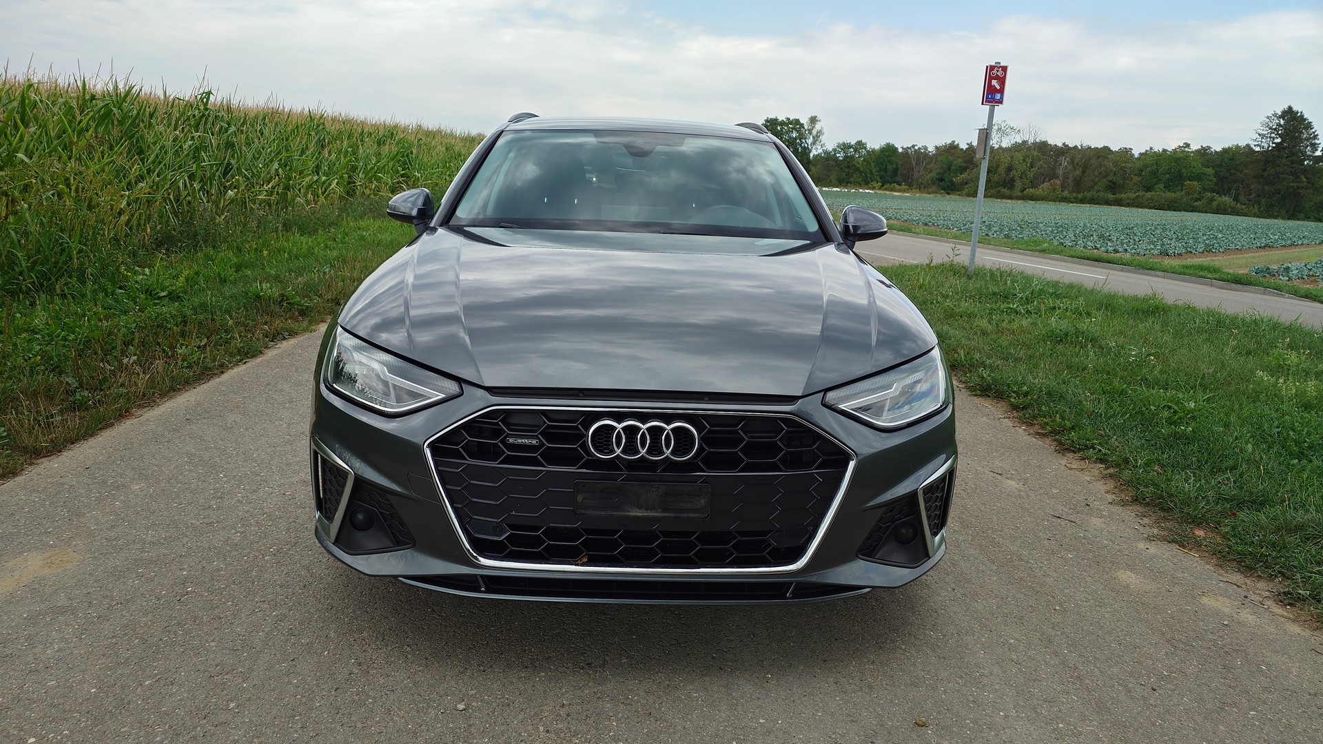 AUDI A4 Avant 40 TDI S line quattro S-tronic-image-8