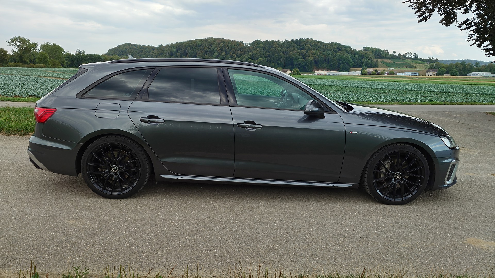 AUDI A4 Avant 40 TDI S line quattro S-tronic-image-6