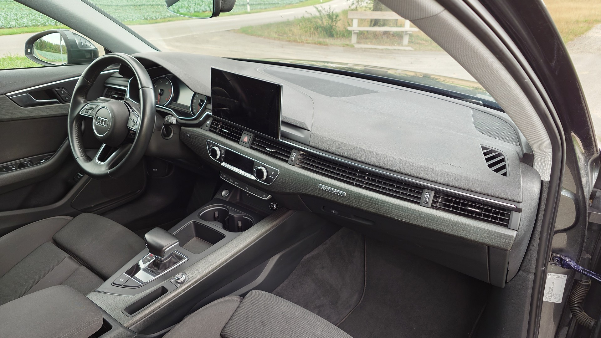 AUDI A4 Avant 40 TDI S line quattro S-tronic-image-10