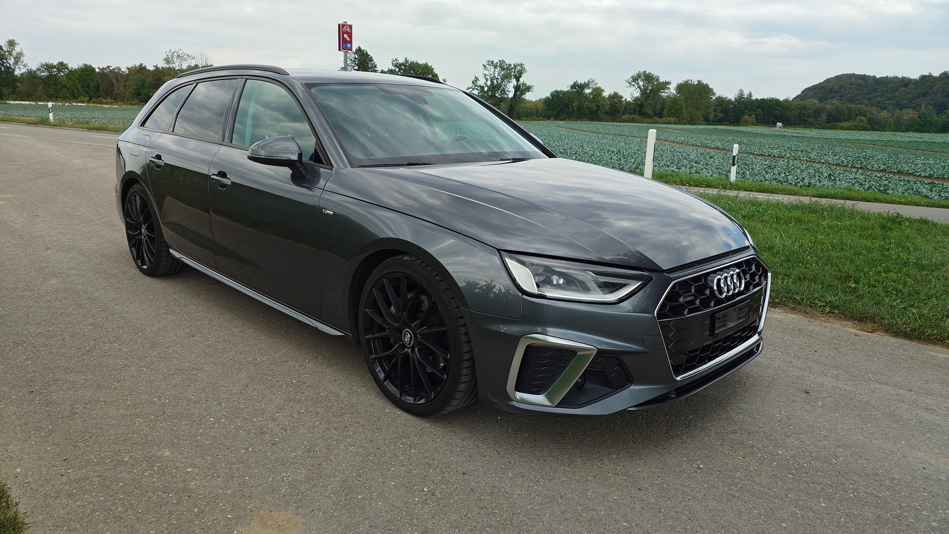 AUDI A4 Avant 40 TDI S line quattro S-tronic-image-7