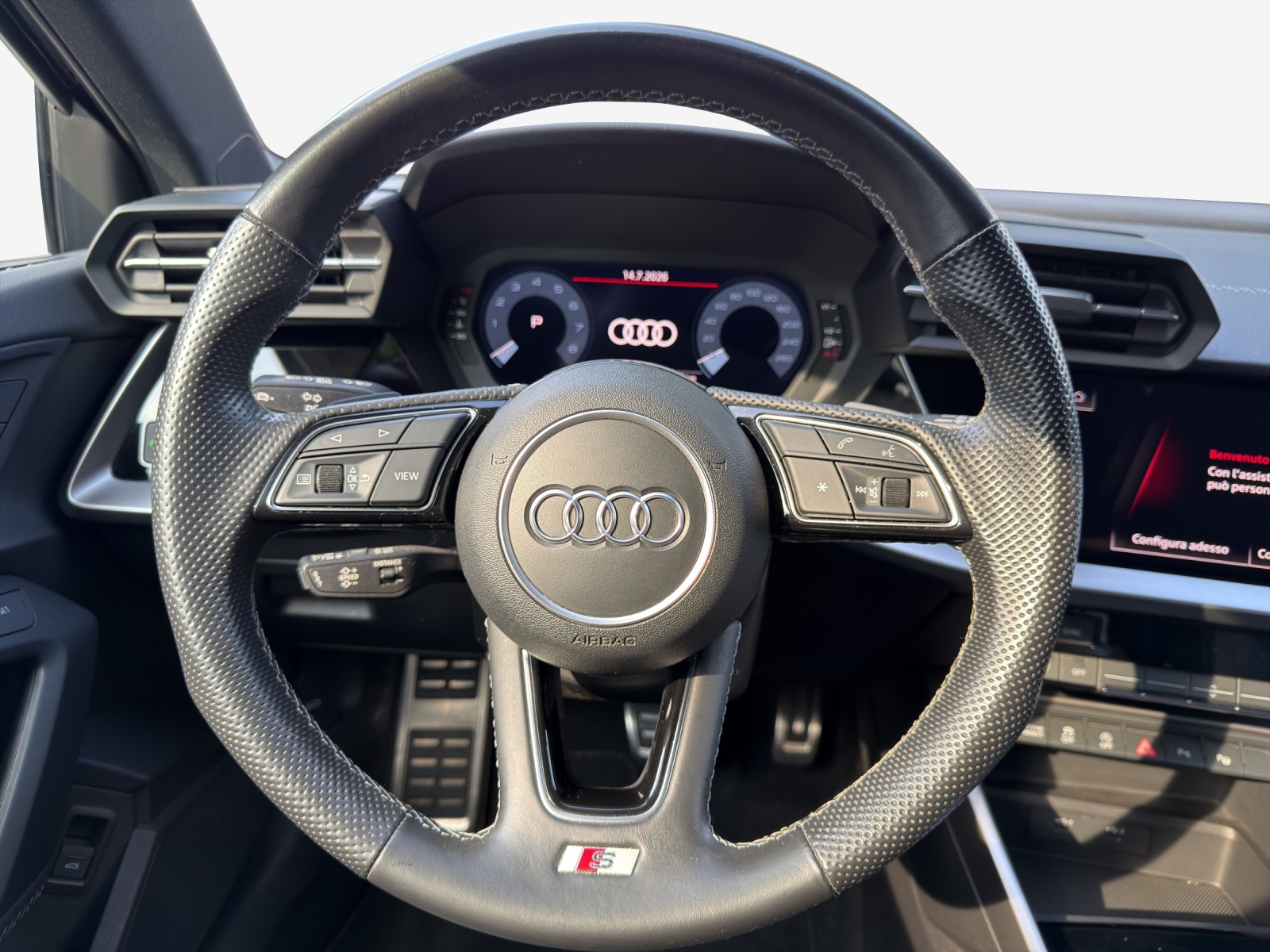 AUDI A3 Sportback 40 TFSI S line quattro S-tronic-image-9