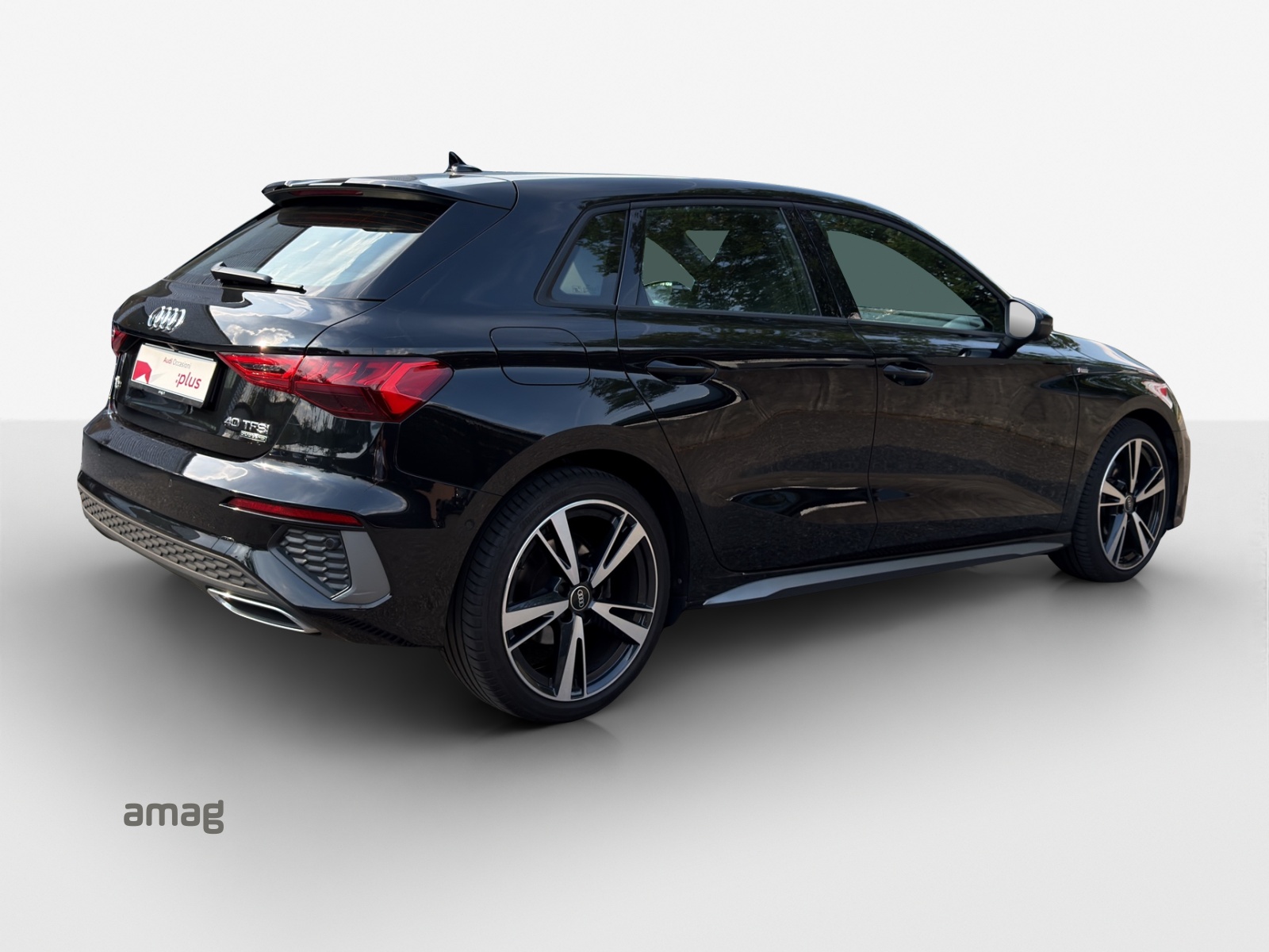 AUDI A3 Sportback 40 TFSI S line quattro S-tronic-image-4