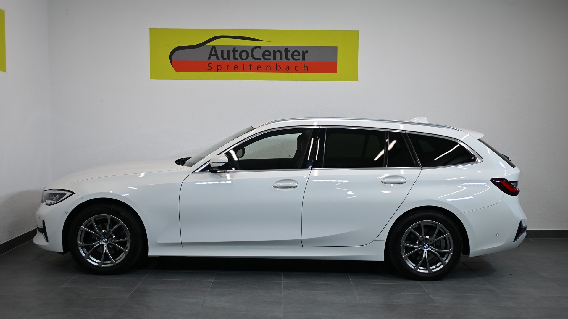 BMW 318d 48V Touring Luxury Line Steptronic-image-14