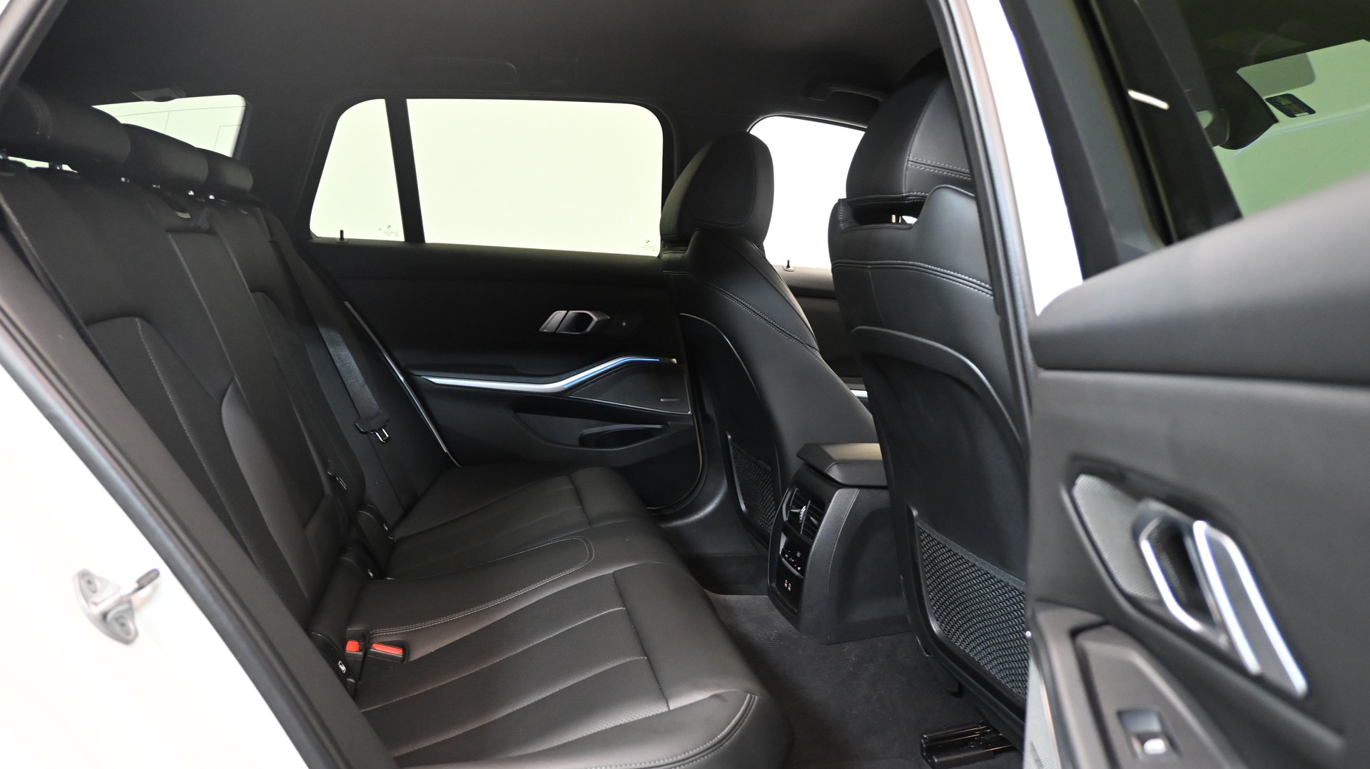 BMW 318d 48V Touring Luxury Line Steptronic-image-6