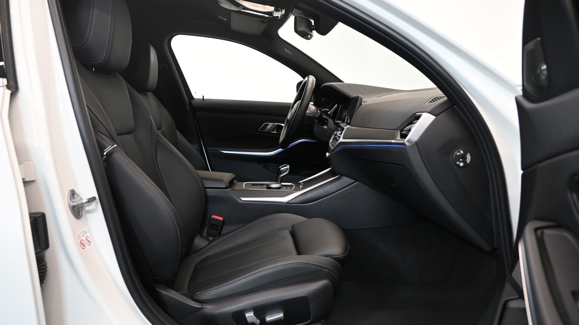 BMW 318d 48V Touring Luxury Line Steptronic-image-3