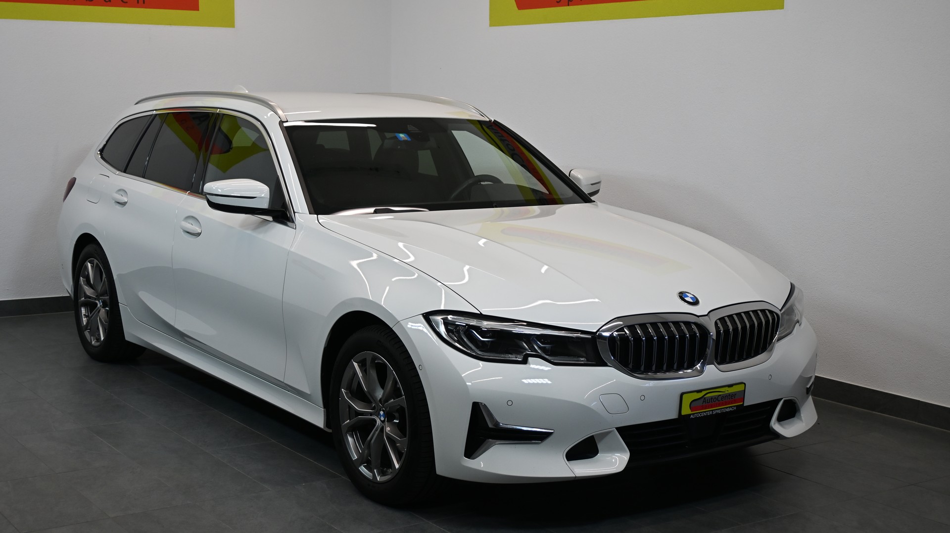 BMW 318d 48V Touring Luxury Line Steptronic-image-0