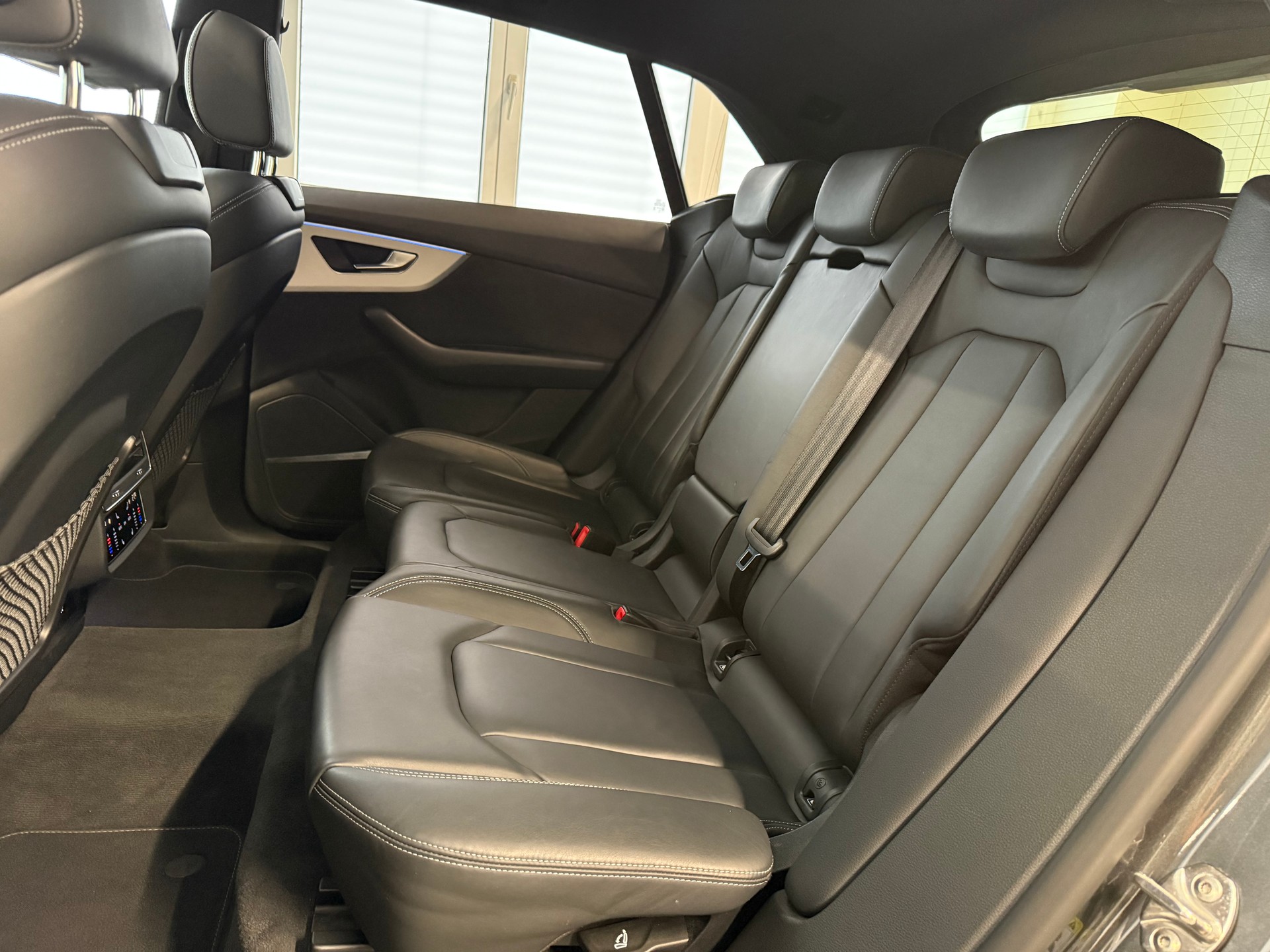 AUDI Q8 50 TDI S Line quattro tiptronic-image-21