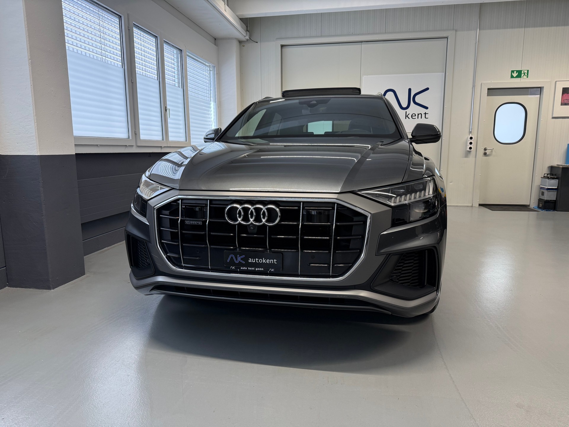 AUDI Q8 50 TDI S Line quattro tiptronic-showroom-element-1