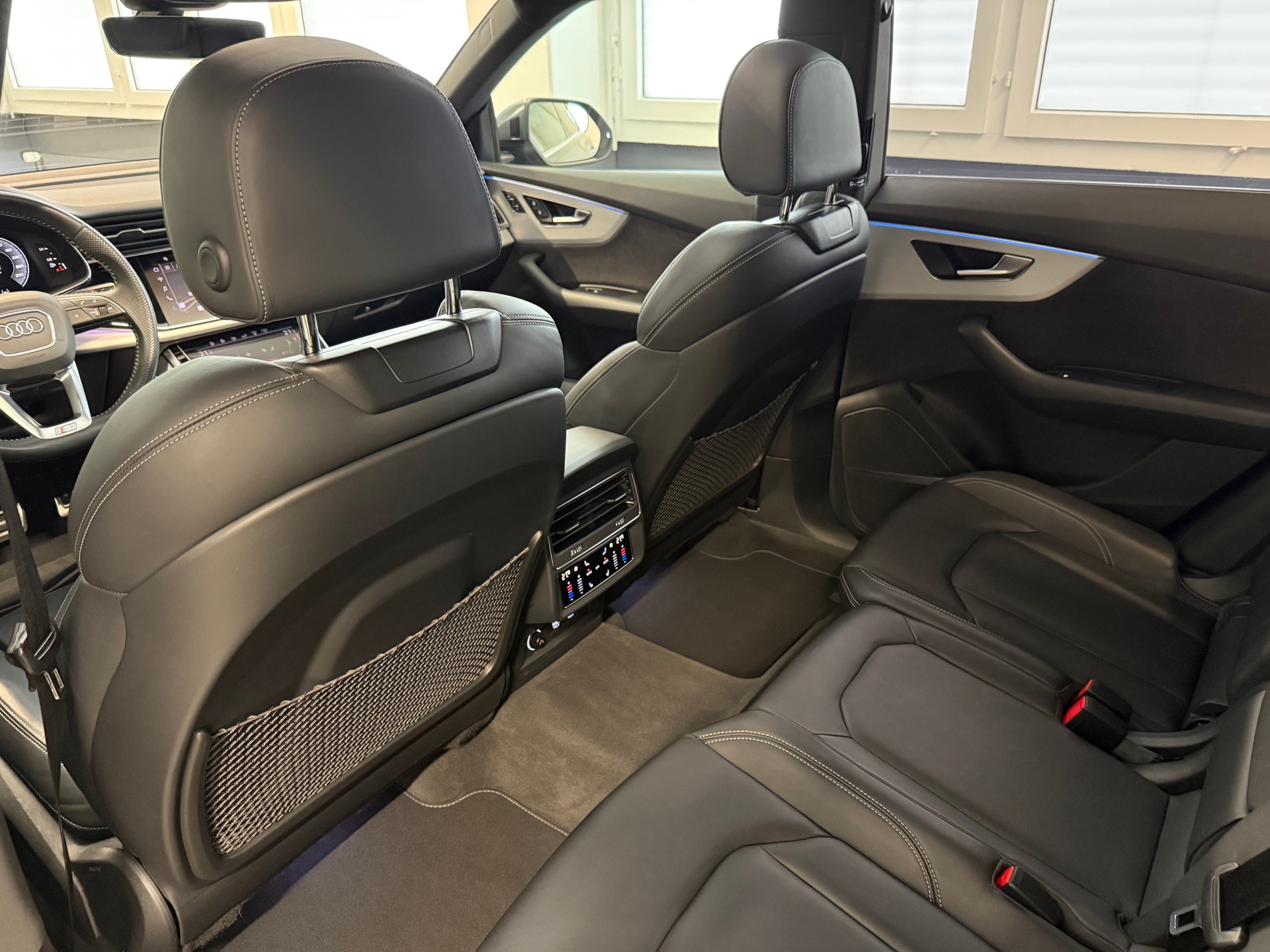 AUDI Q8 50 TDI S Line quattro tiptronic-image-18