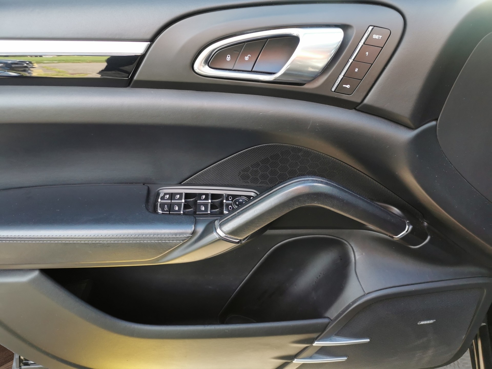PORSCHE Cayenne S Diesel-image-11
