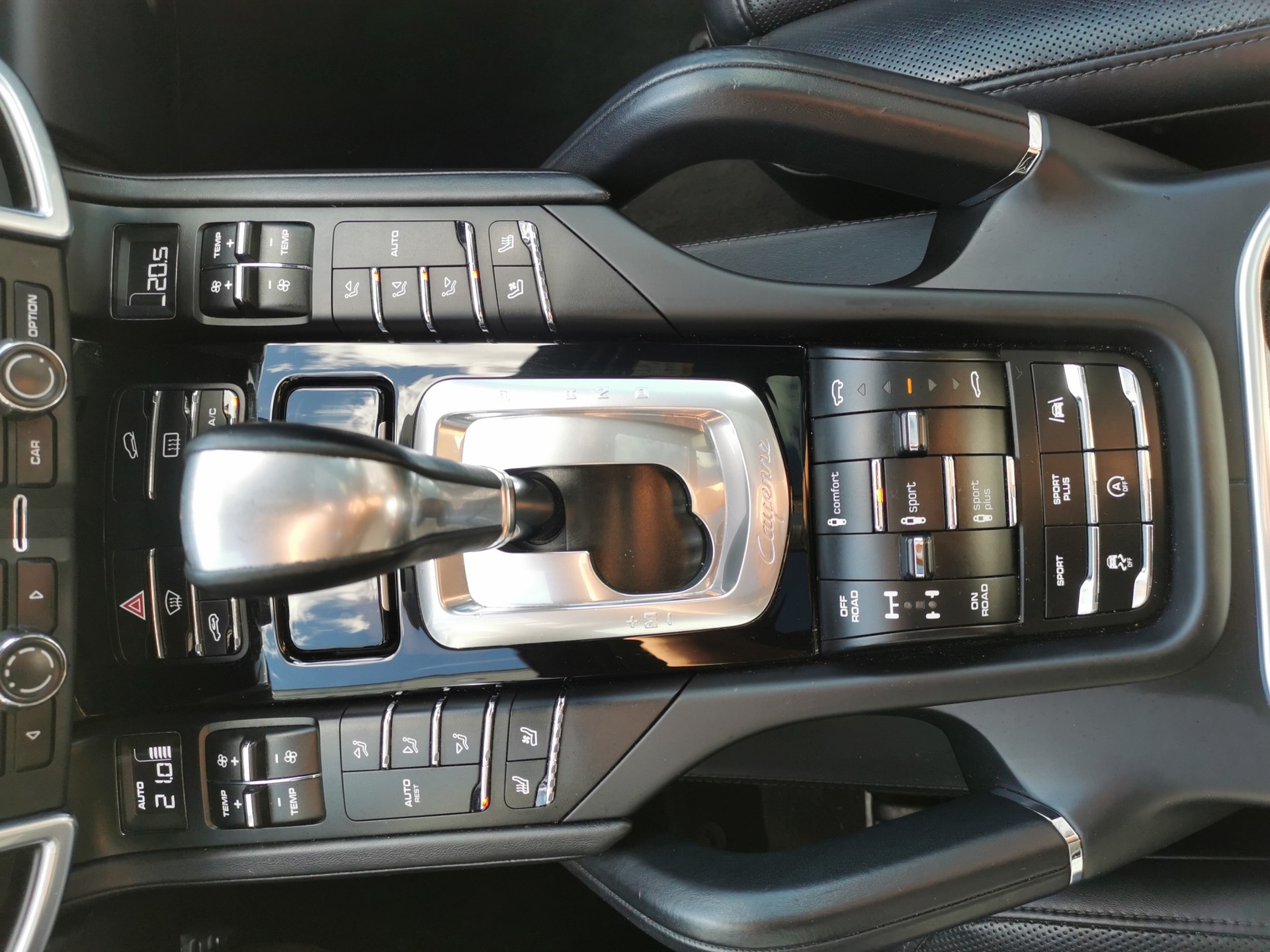 PORSCHE Cayenne S Diesel-image-18
