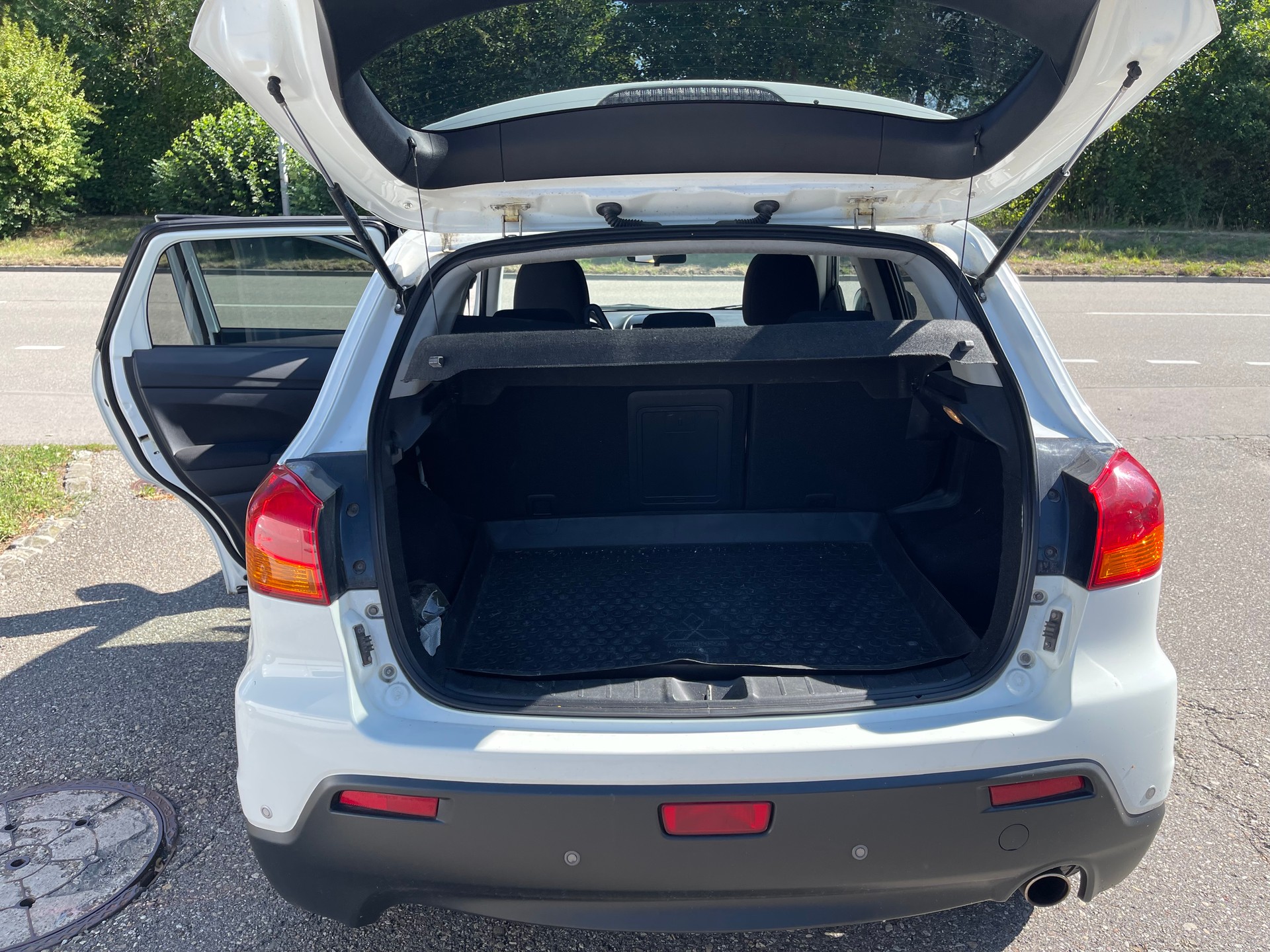 MITSUBISHI ASX 1.8 DID Inform 4WD-image-9