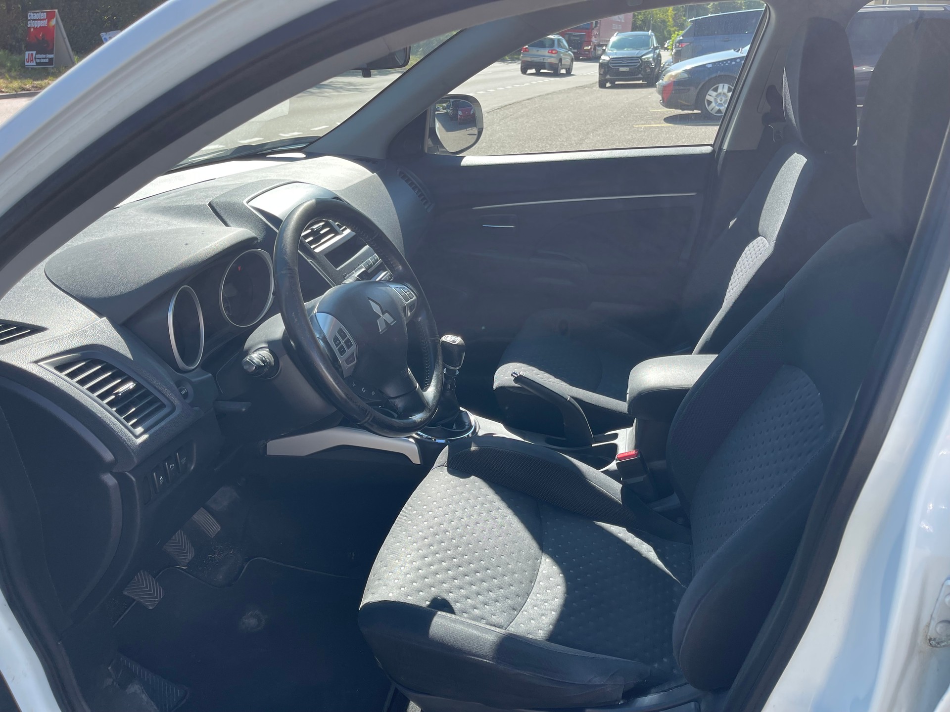 MITSUBISHI ASX 1.8 DID Inform 4WD-image-7