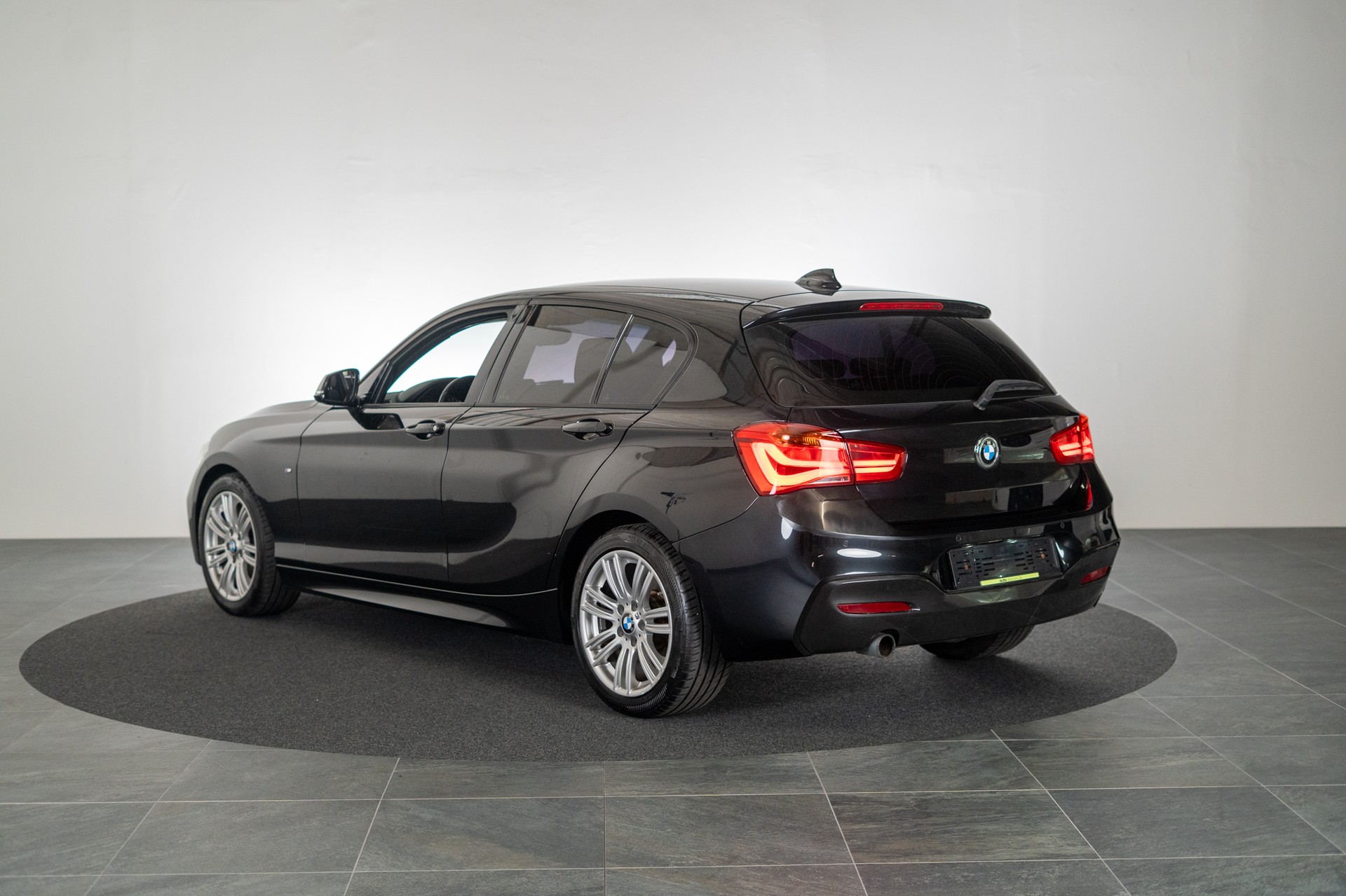 BMW 118i M Sport / CH-Fahrzeug / M Sport/ Tempomat-image-6