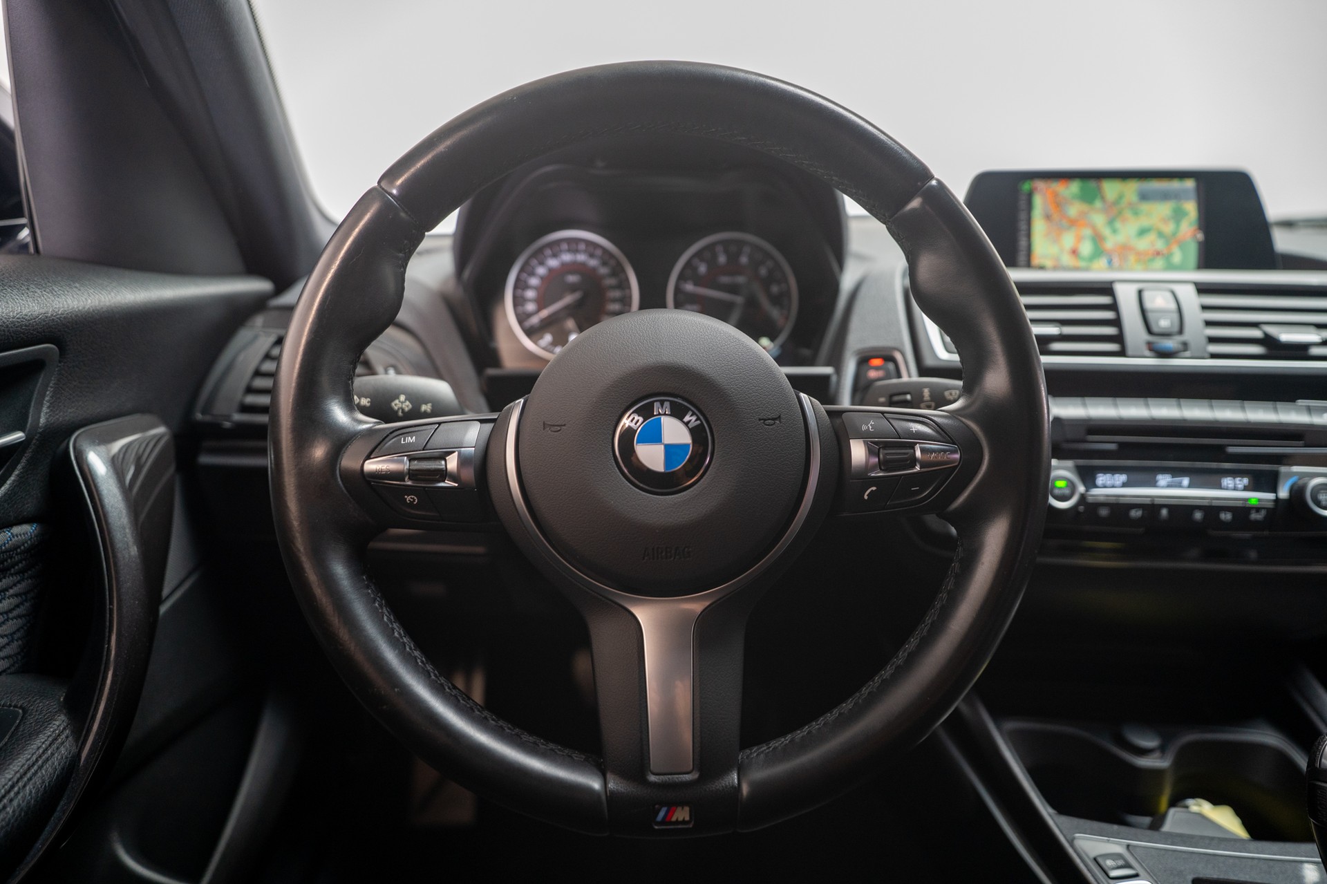 BMW 118i M Sport / CH-Fahrzeug / M Sport/ Tempomat-image-15