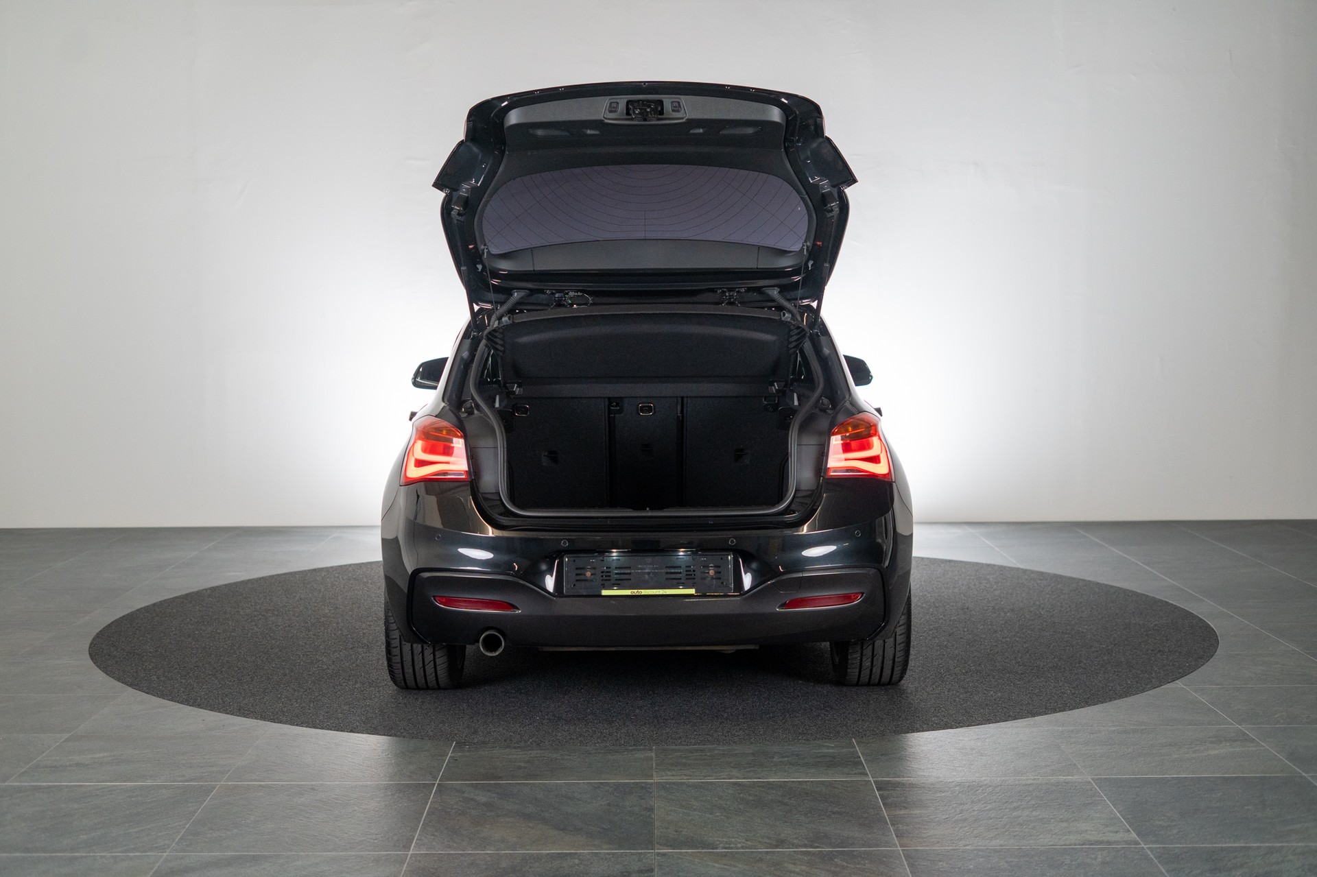 BMW 118i M Sport / CH-Fahrzeug / M Sport/ Tempomat-image-5