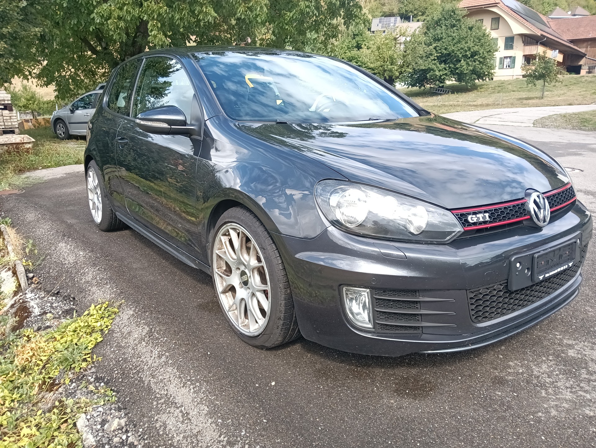 VW Golf 2.0 TSI GTI-image-2