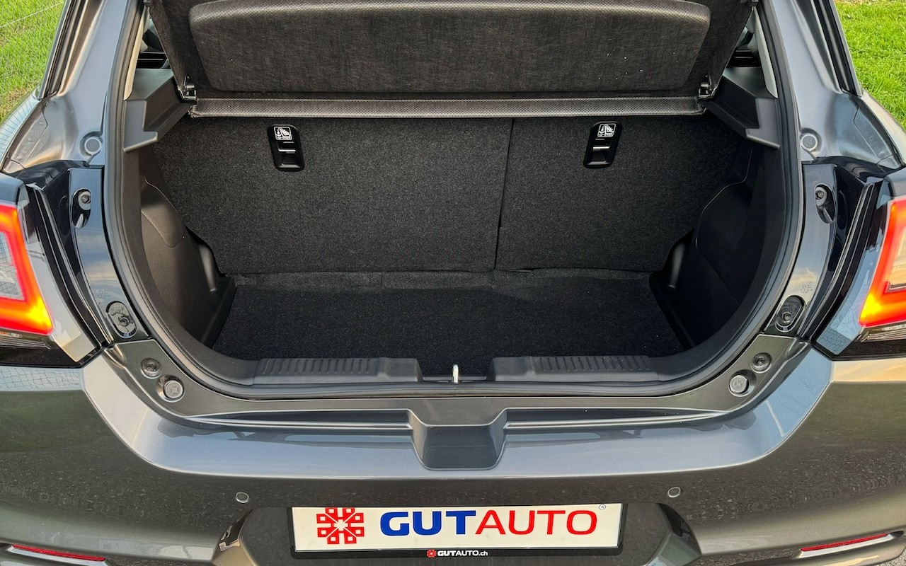 SUZUKI NEW SWIFT 1.2 COMPACT HYBRID 4X4-image-9