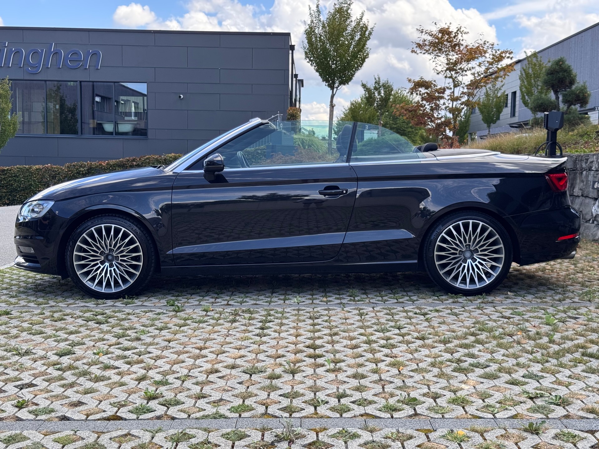 AUDI A3 Cabriolet 1.4 TFSI Ambition-image-6